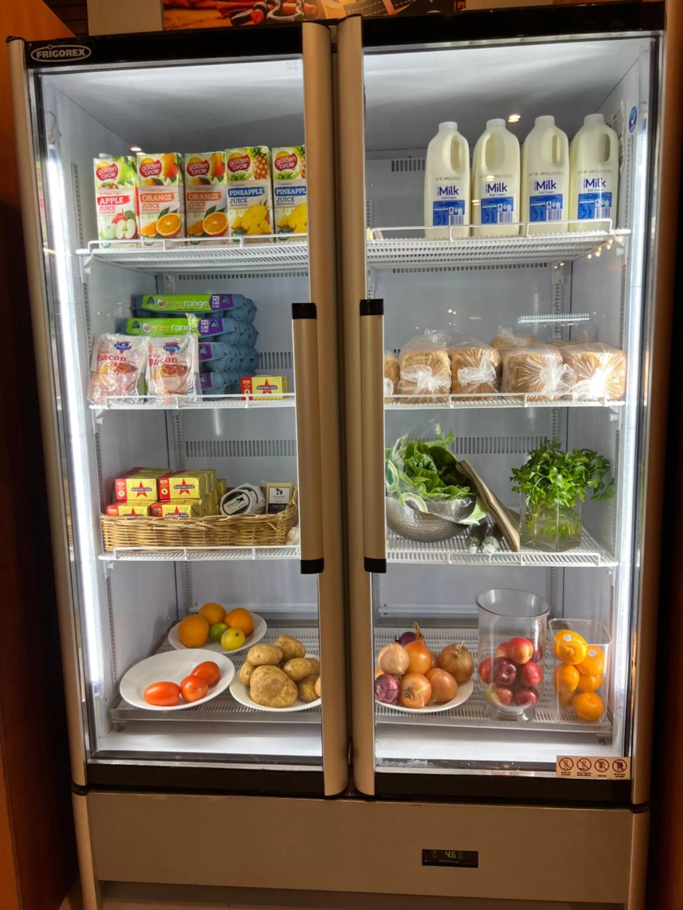 On-site shops in Noosa North Shore Retreat