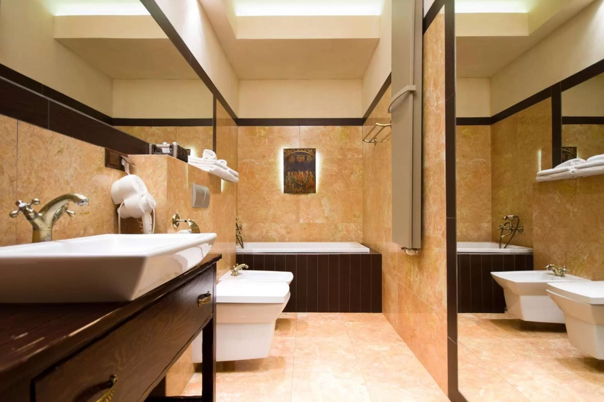 Toilet, Bathroom in Zamek Uniejów