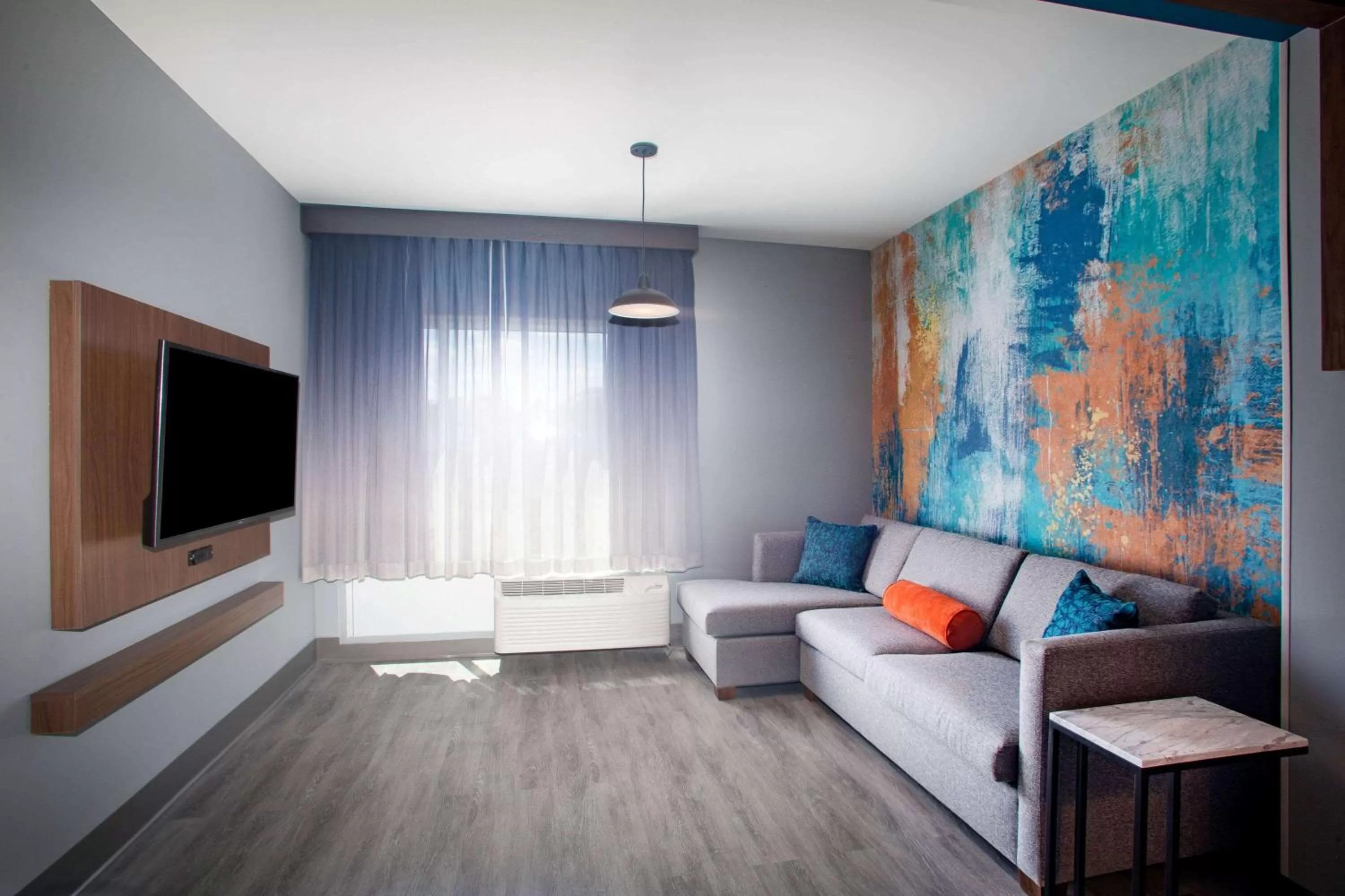 Photo of the whole room, Bed in La Quinta Inn & Suites by Wyndham Oxford