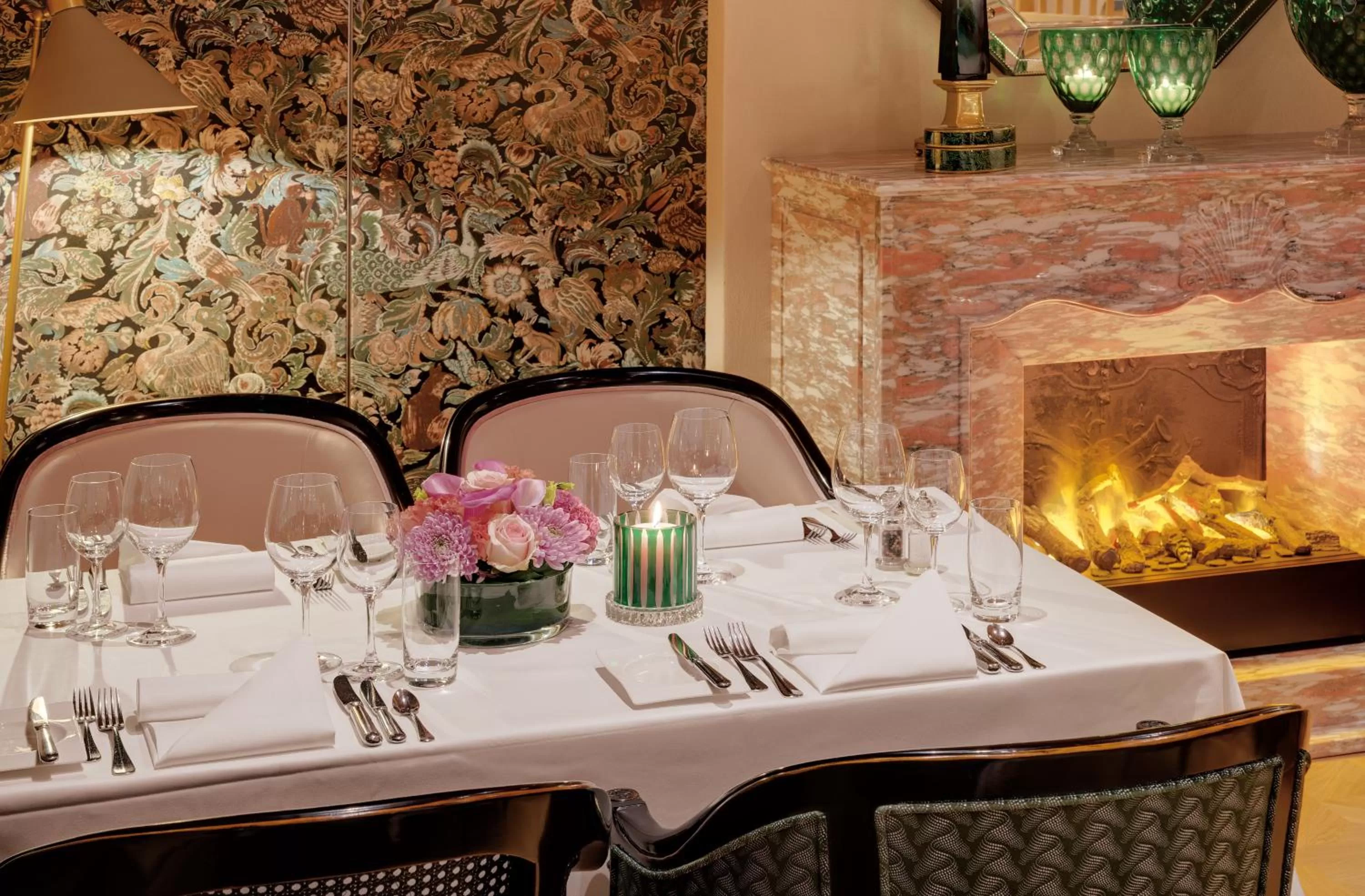 Restaurant/places to eat in Morosani Posthotel