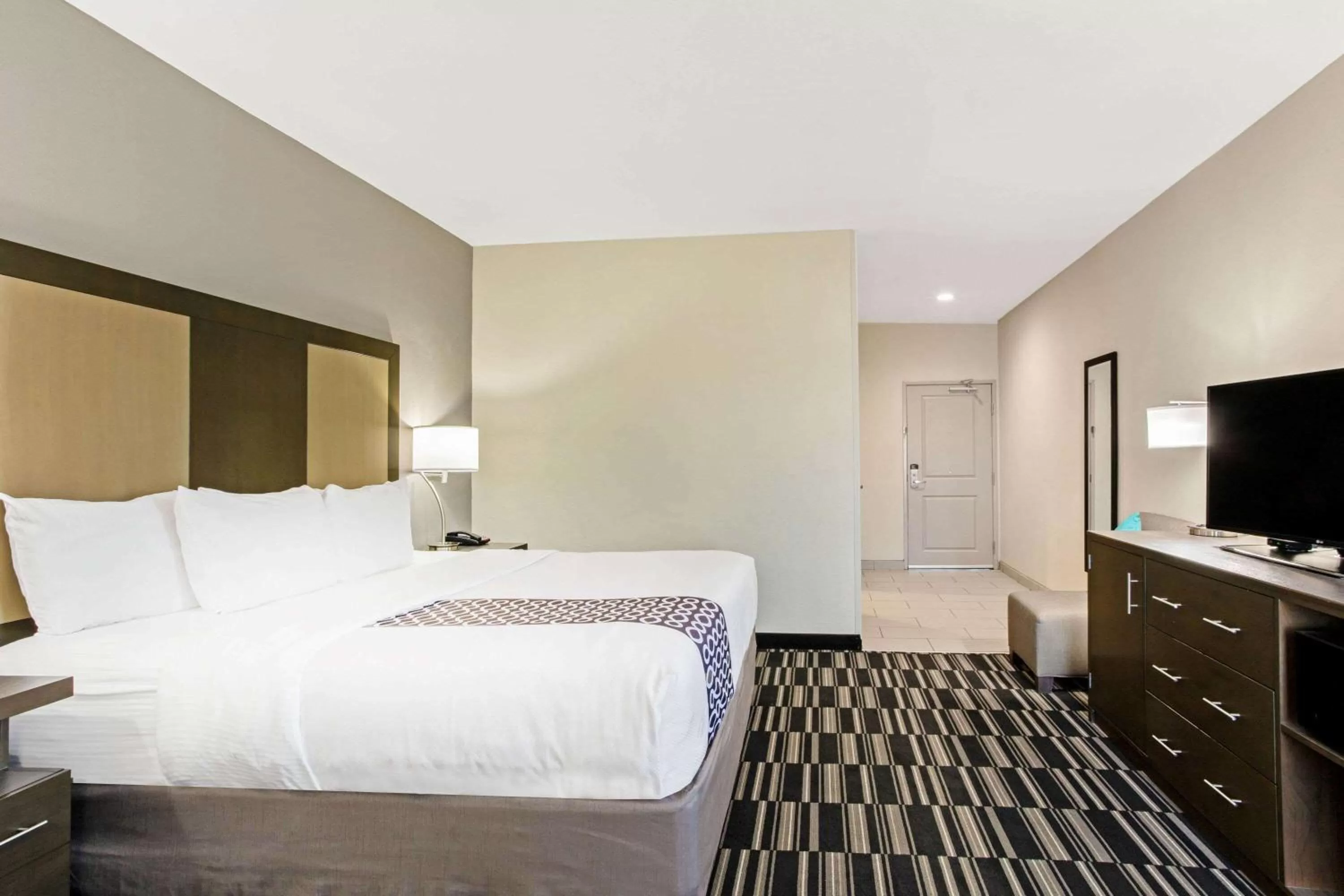 Photo of the whole room, Bed in La Quinta by Wyndham Sweetwater East