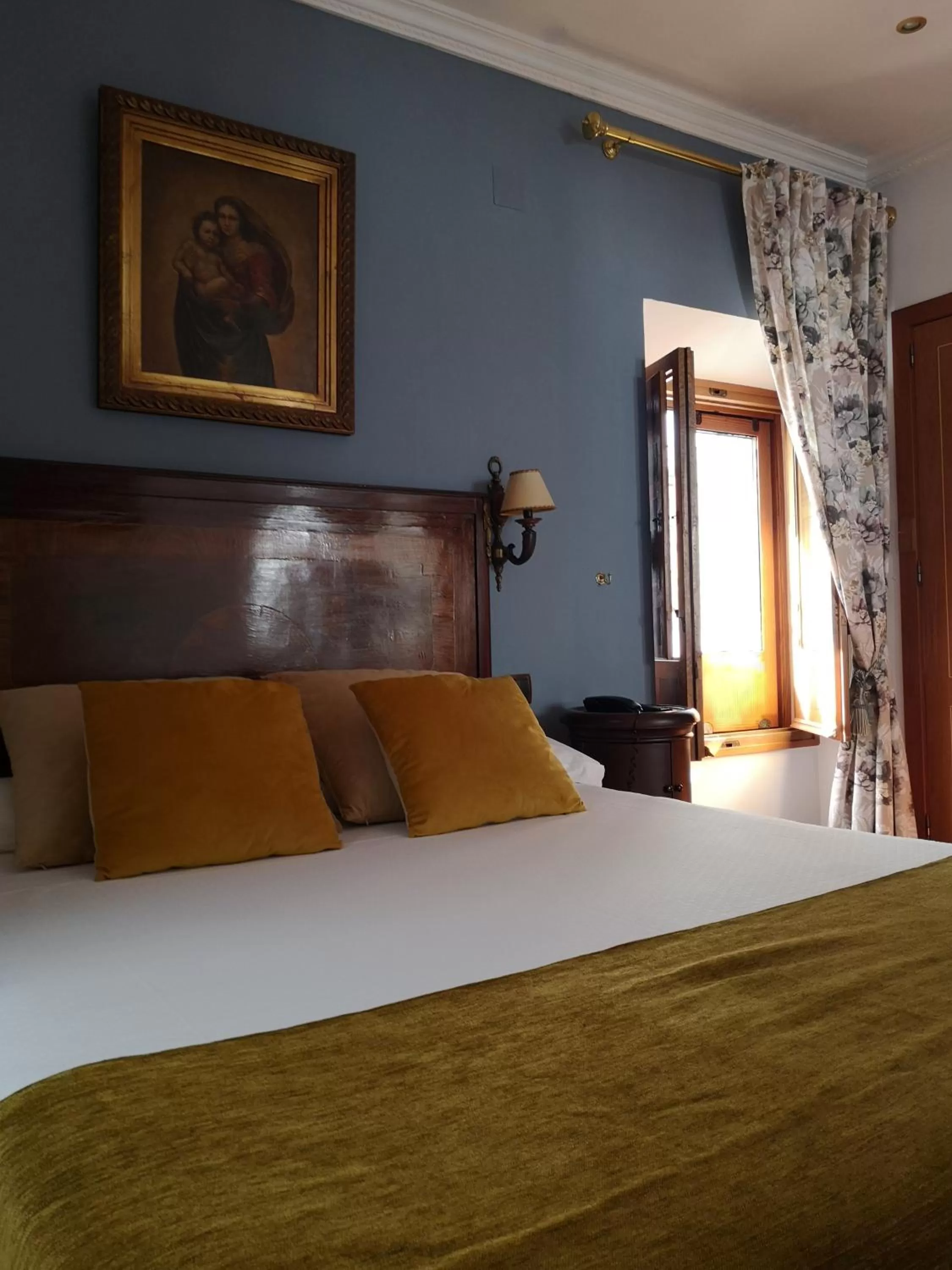 Bed in La Llave de la Judería Hotel Boutique