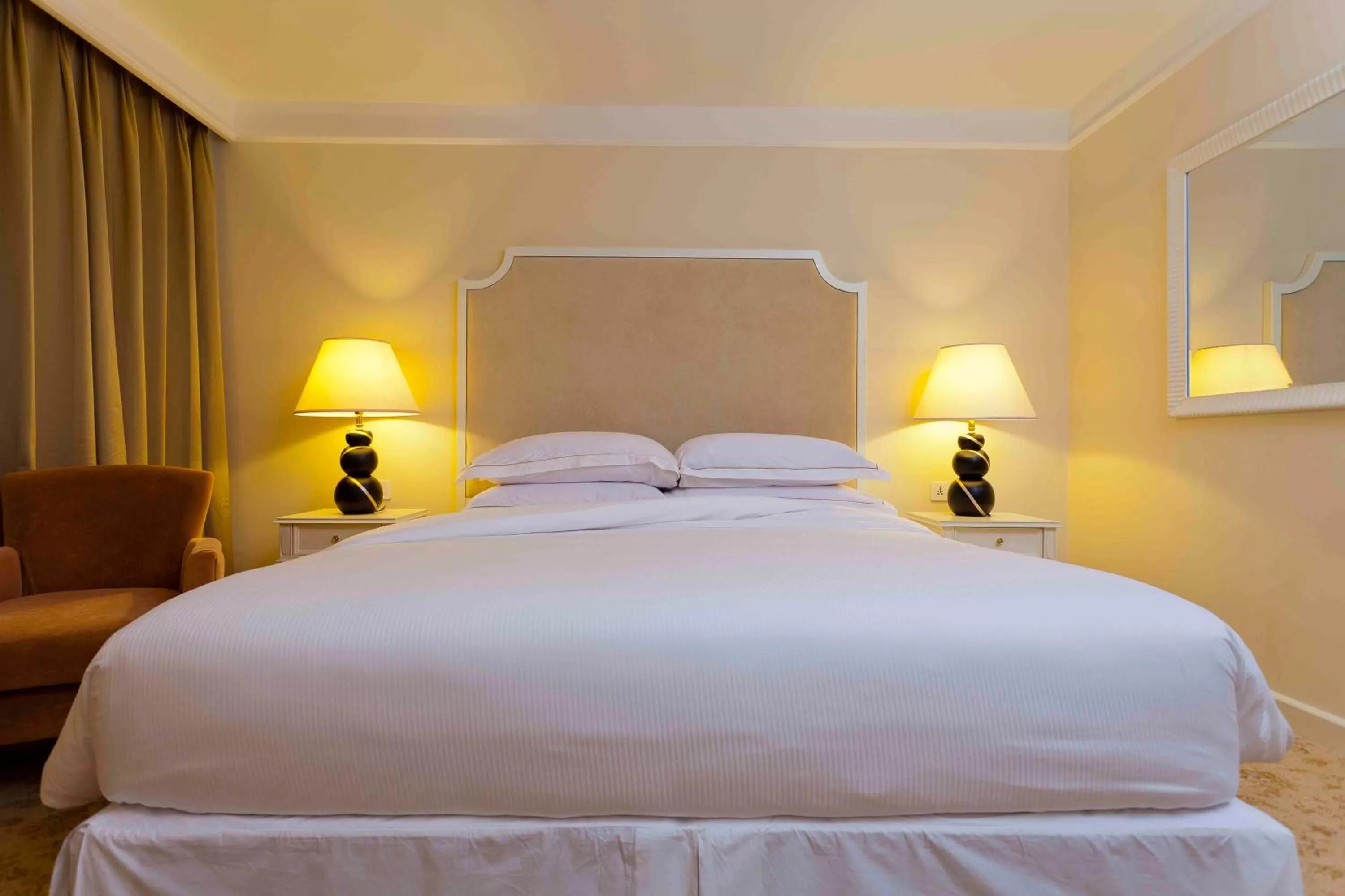 Bedroom, Bed in The Kingsbury Colombo