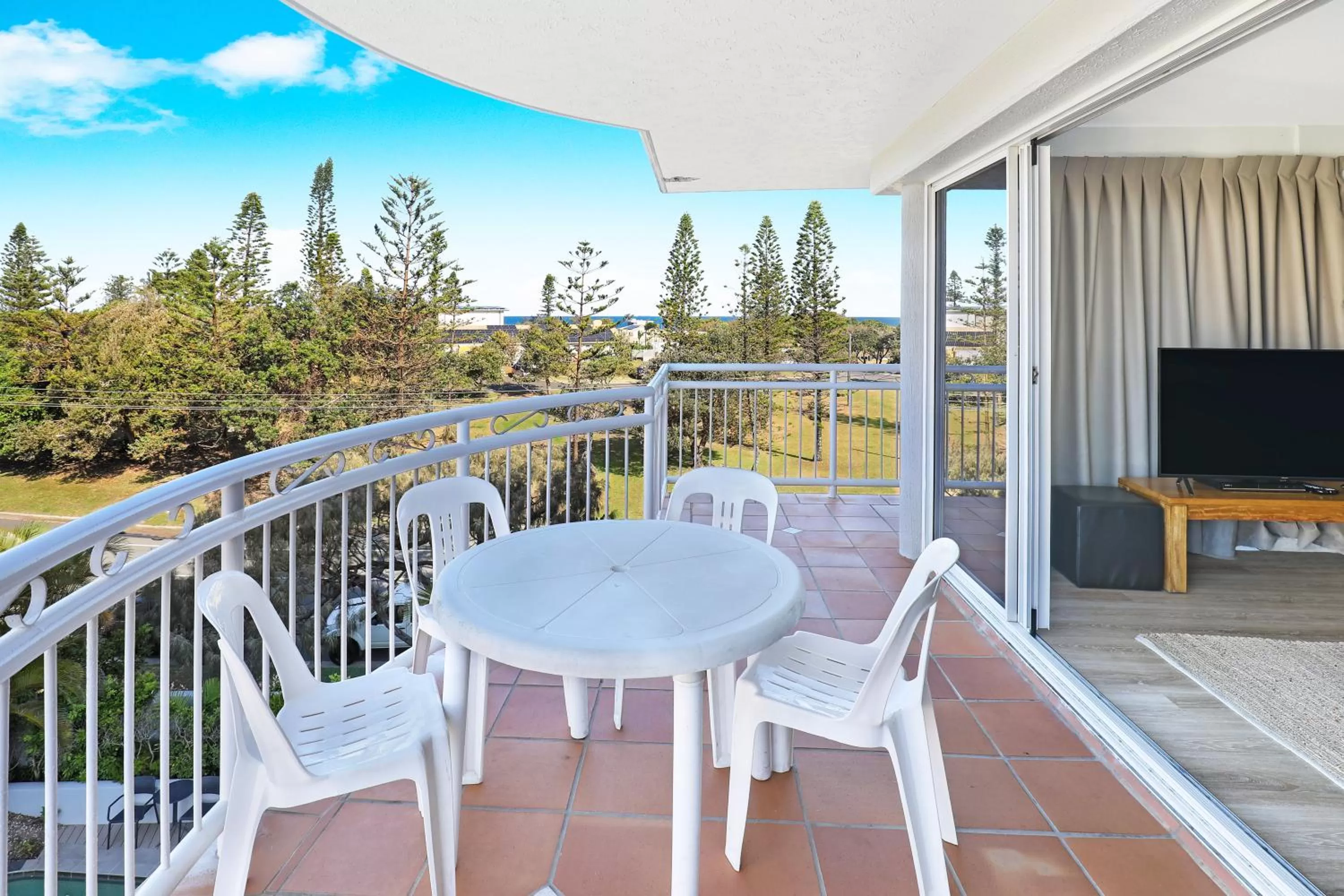 Beachside Resort Kawana Waters