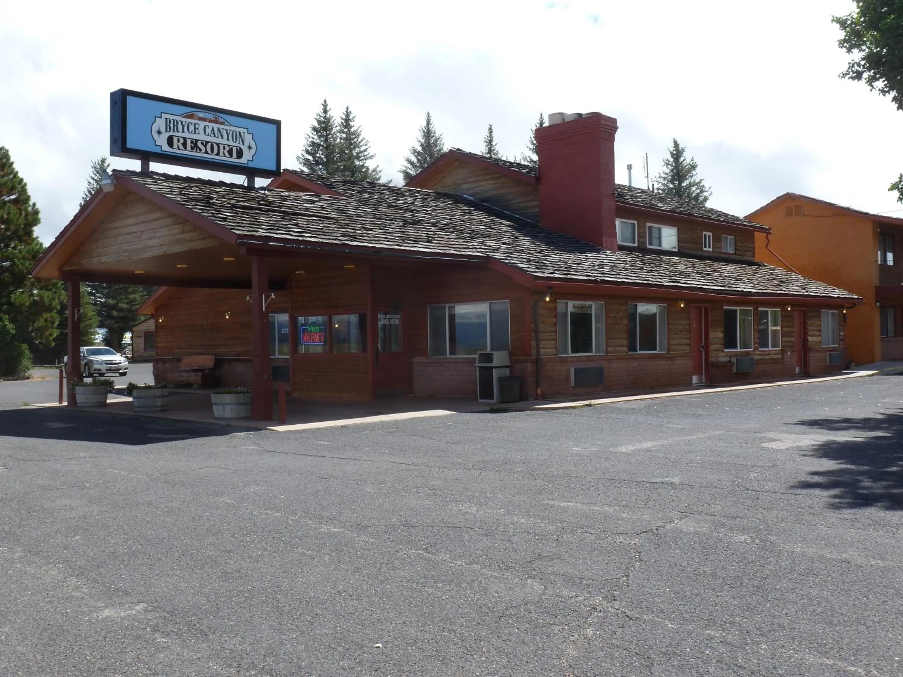 Facade/entrance in Bryce Canyon Resort