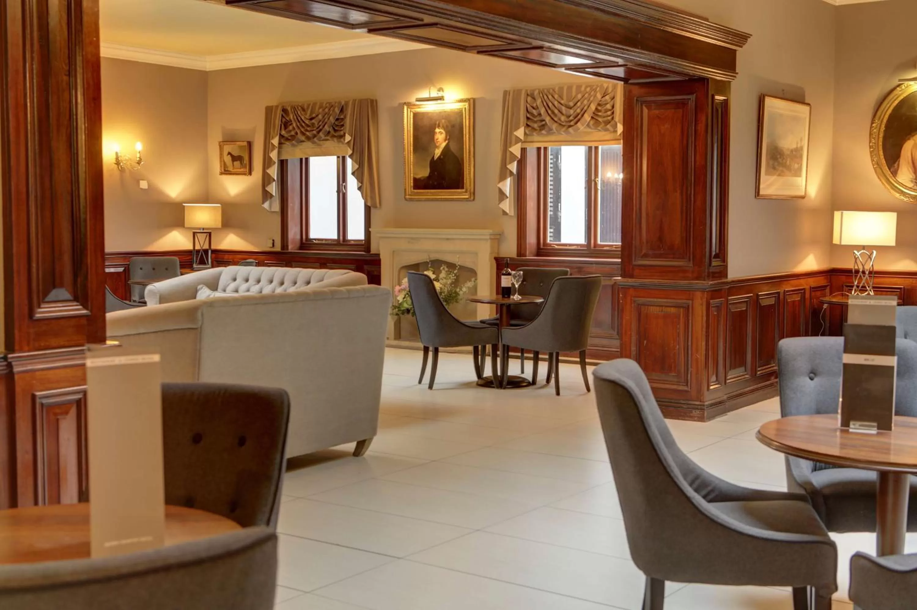 Lounge or bar in Quorn Country Hotel Leicester