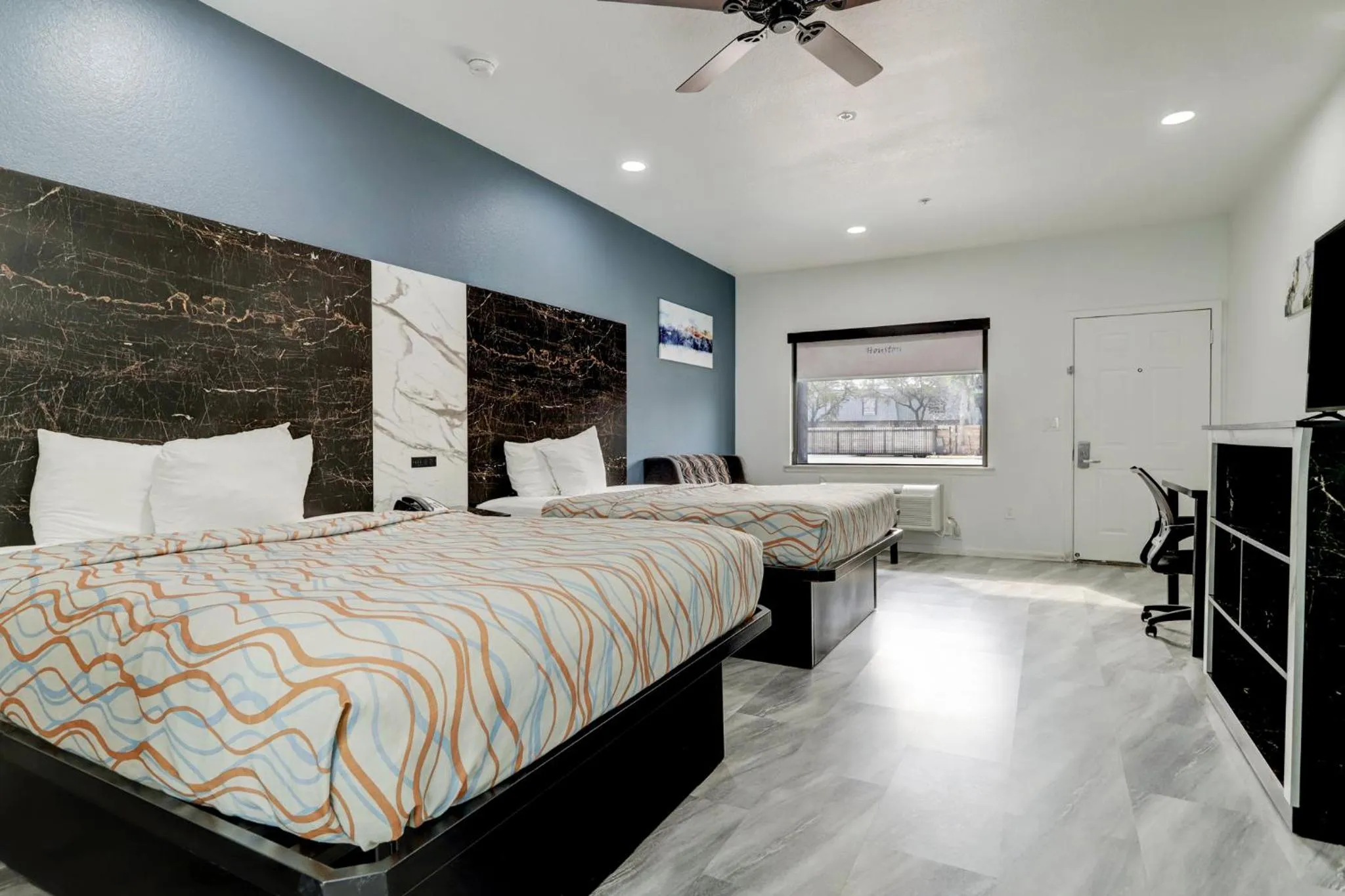 Bed in Grand Villa Inn Galleria