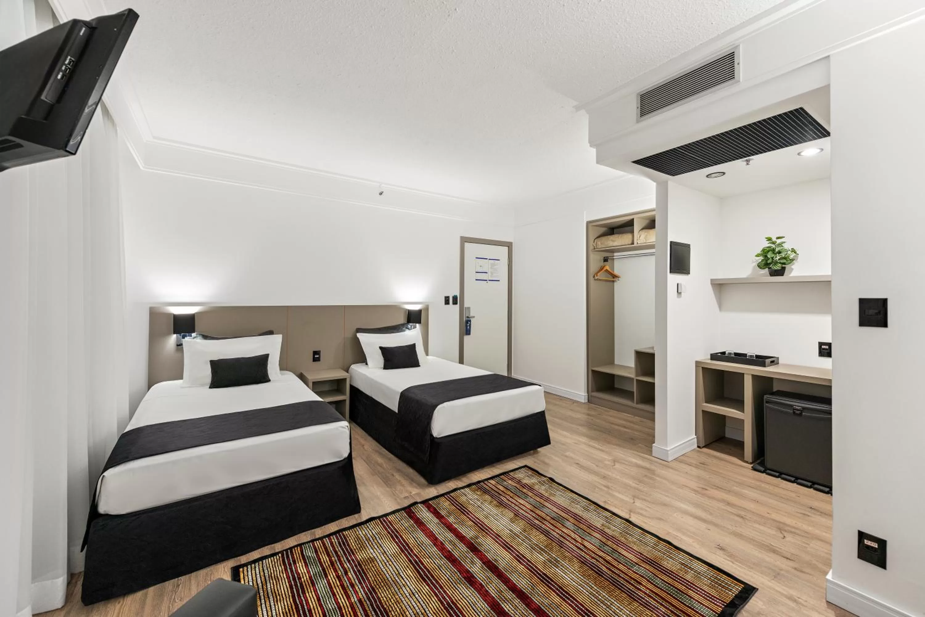 Photo of the whole room, Bed in Slaviero Guarulhos Aeroporto