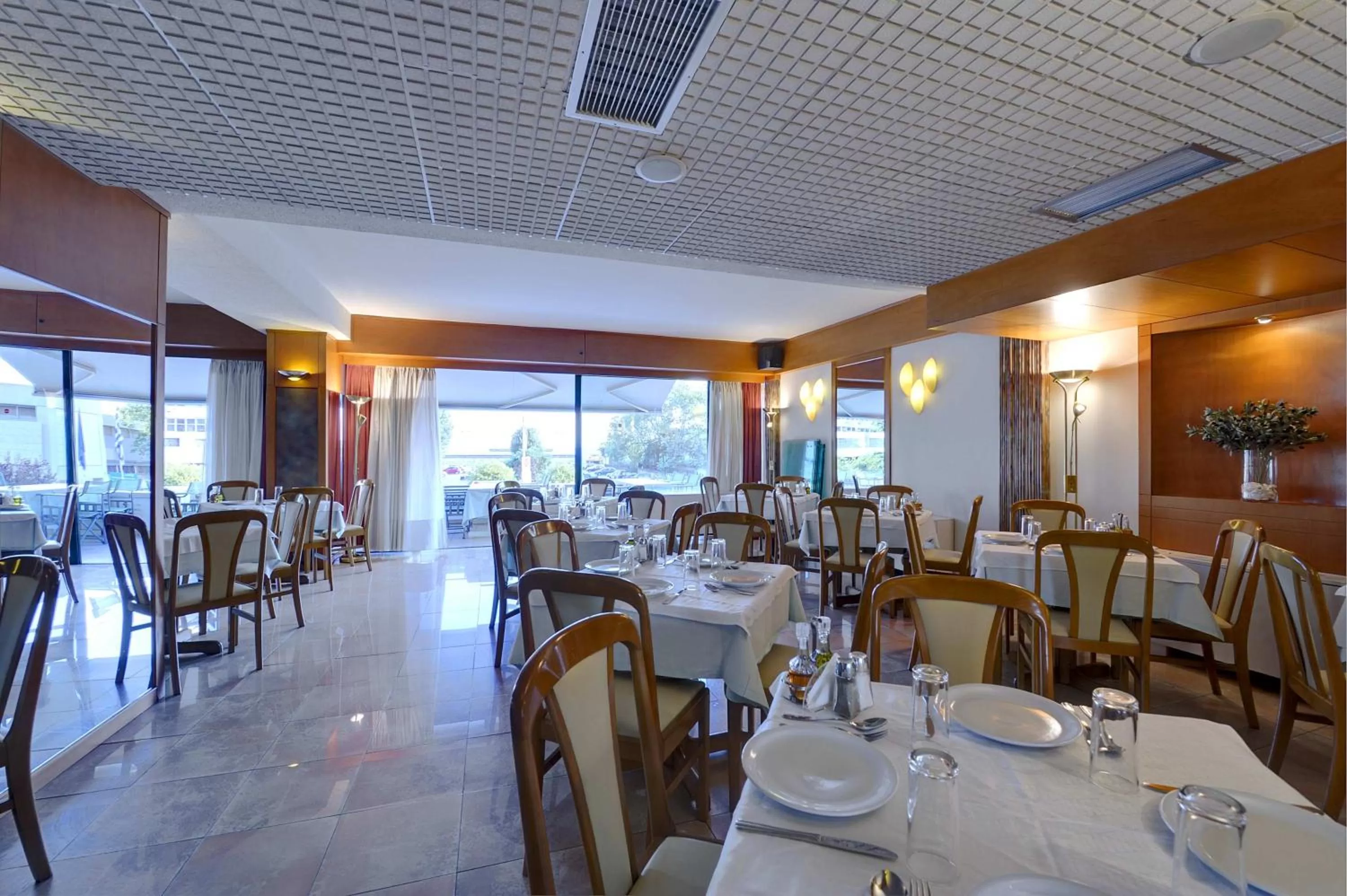 Restaurant/places to eat in Esperia Hotel