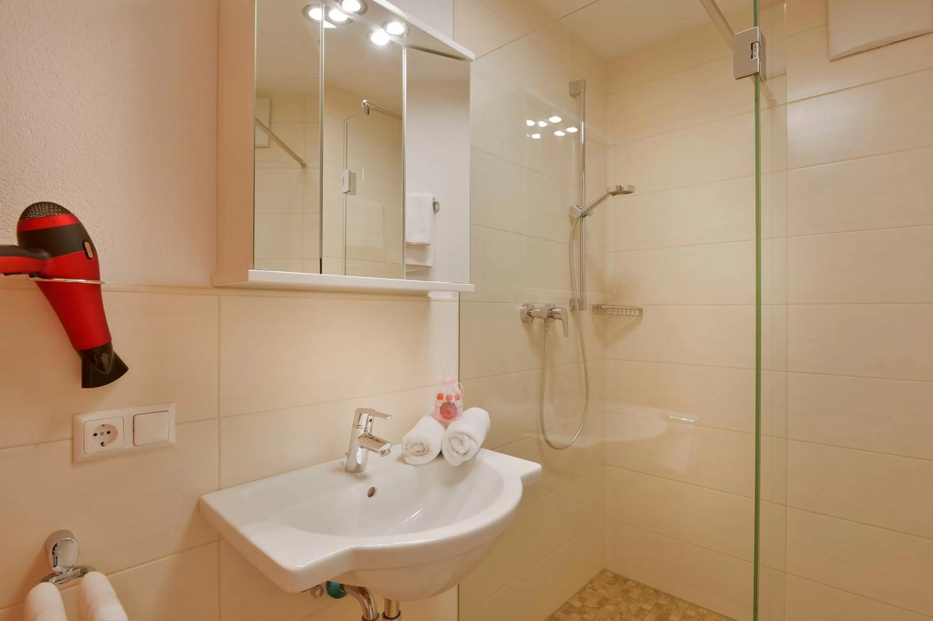 Bathroom in Apparthotel Tom Sojer