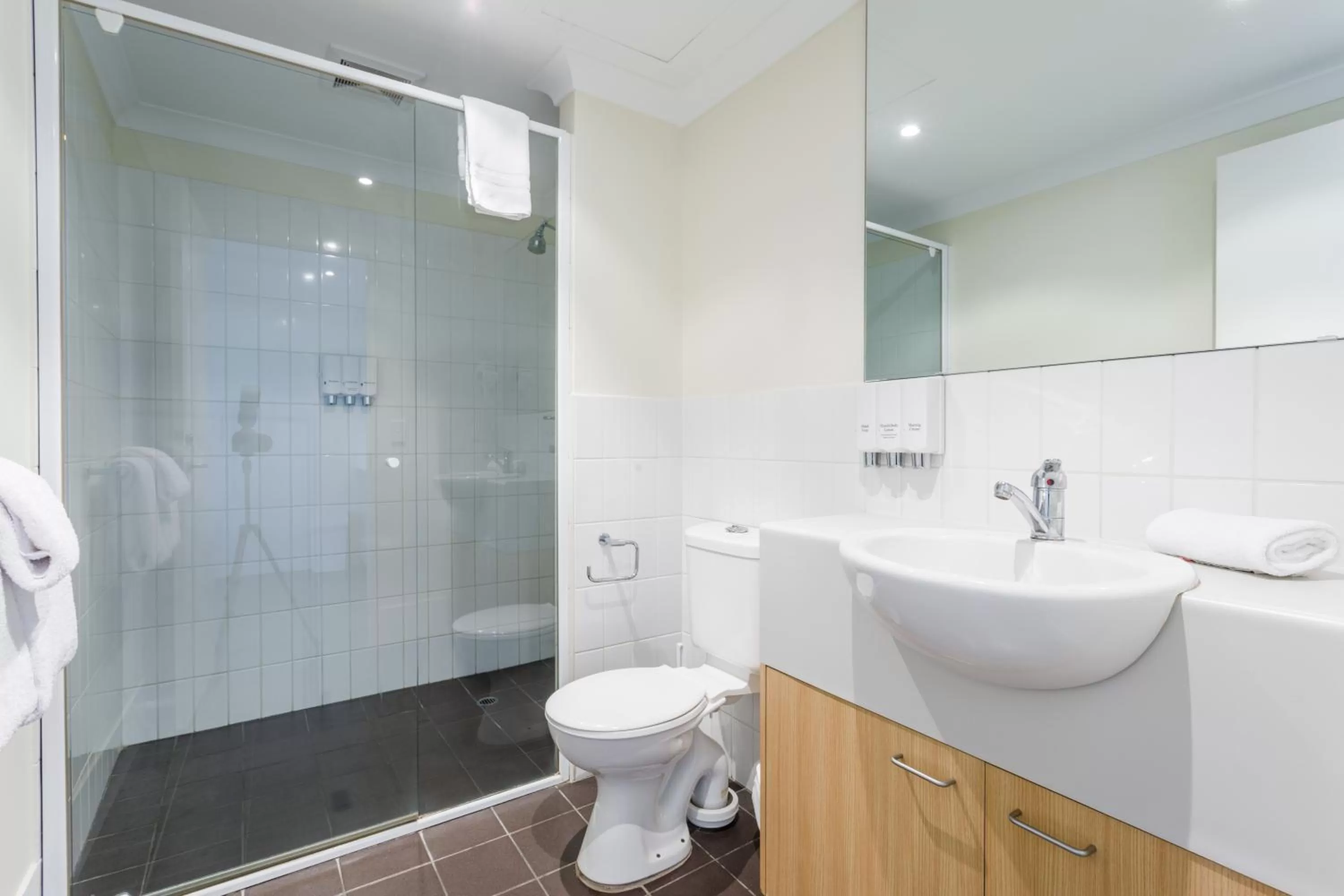 Bathroom in Perth Ascot Central Apartment Hotel Official