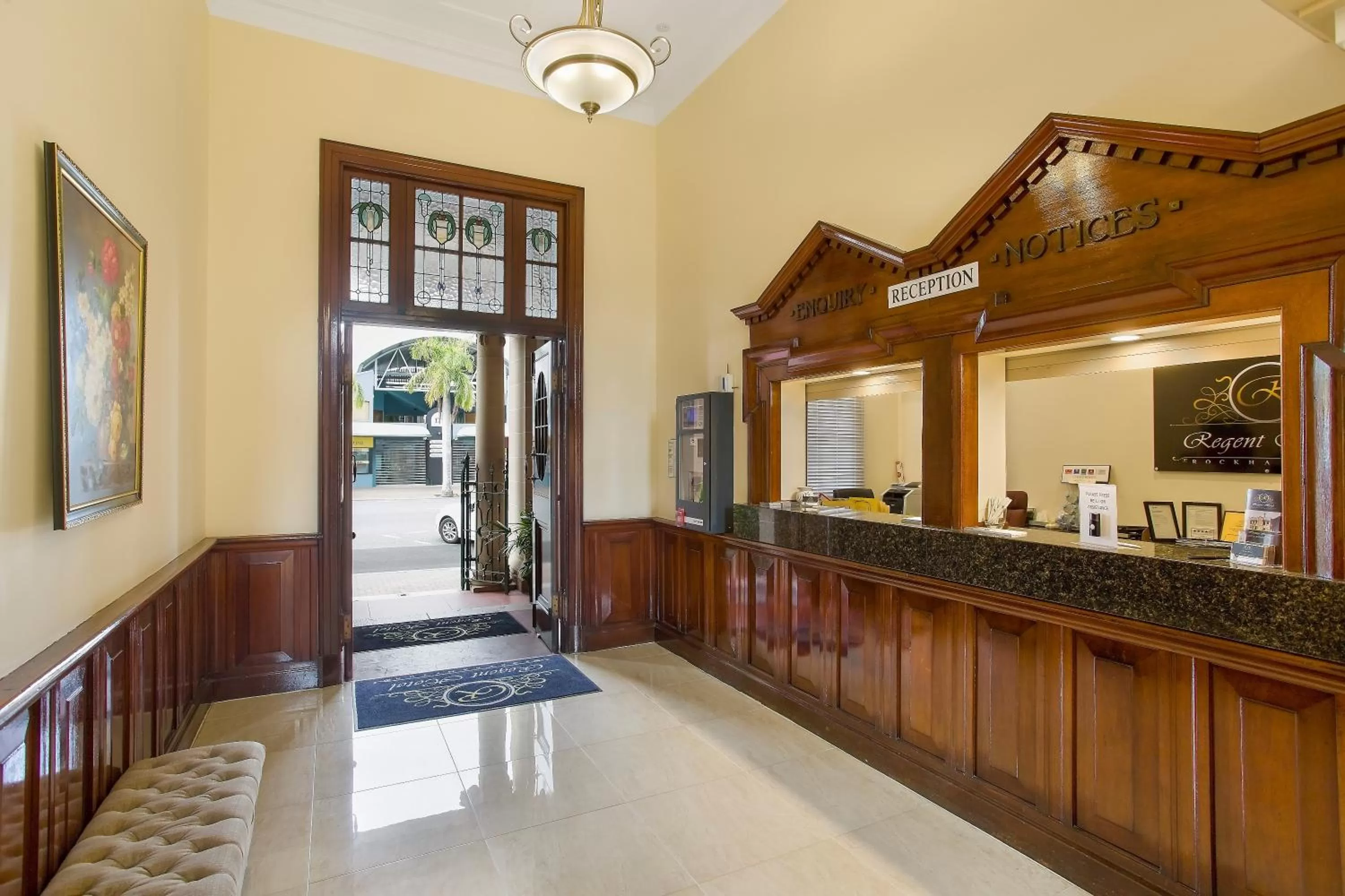 Lobby or reception in Quality Hotel Regent Rockhampton
