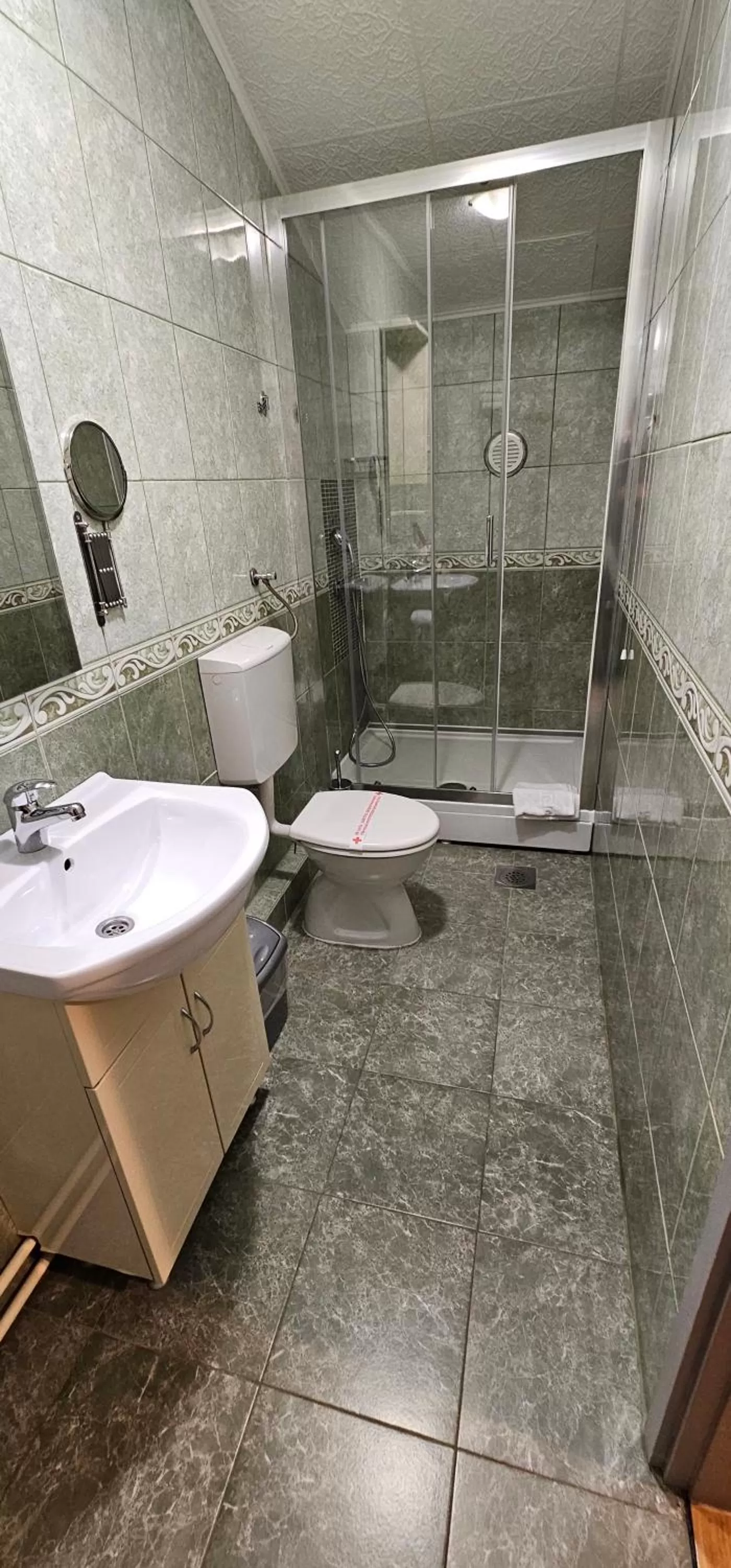 Property building, Bathroom in Hotel Fontana