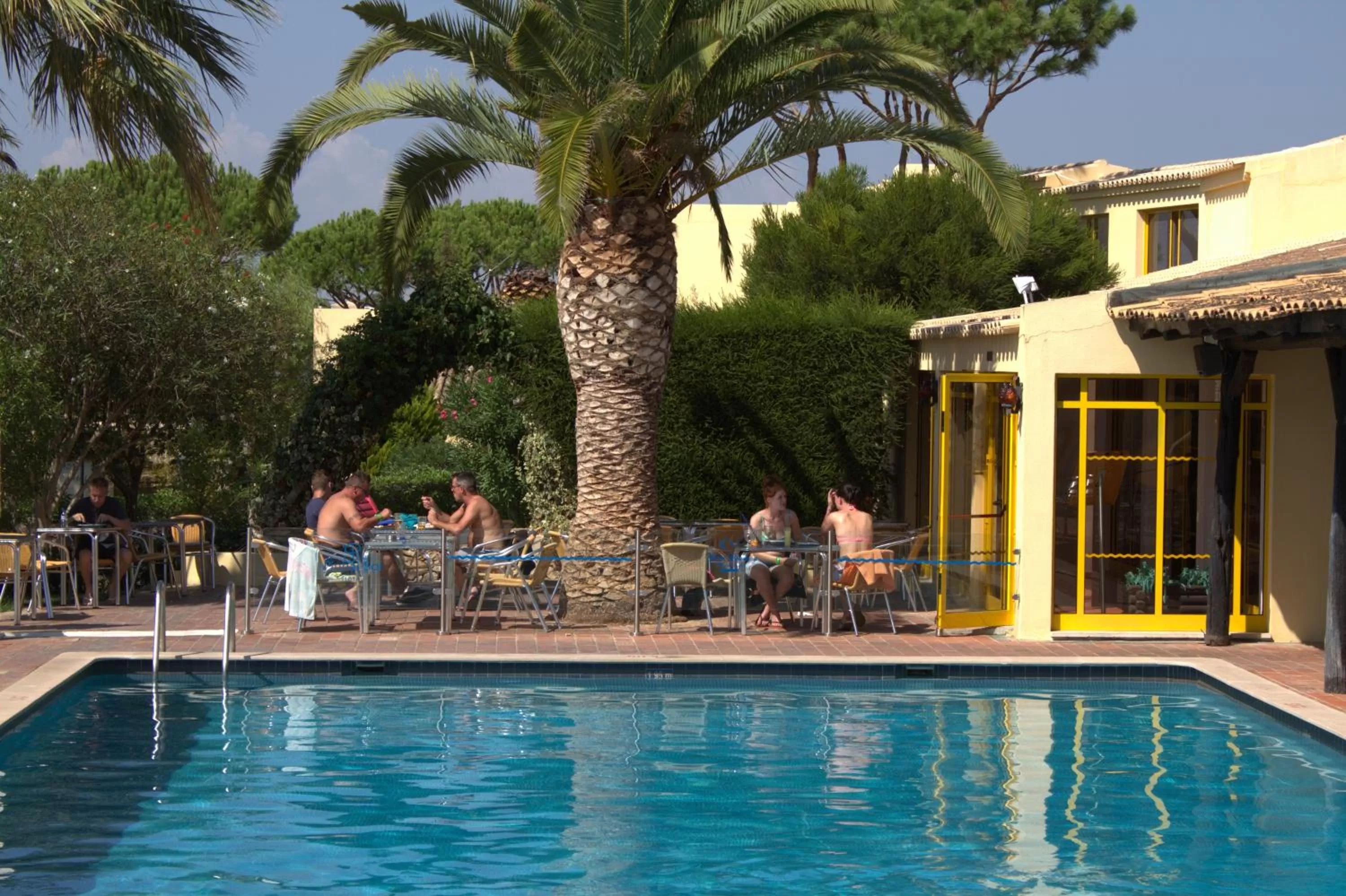 Swimming pool in Hotel Pinhal do Sol