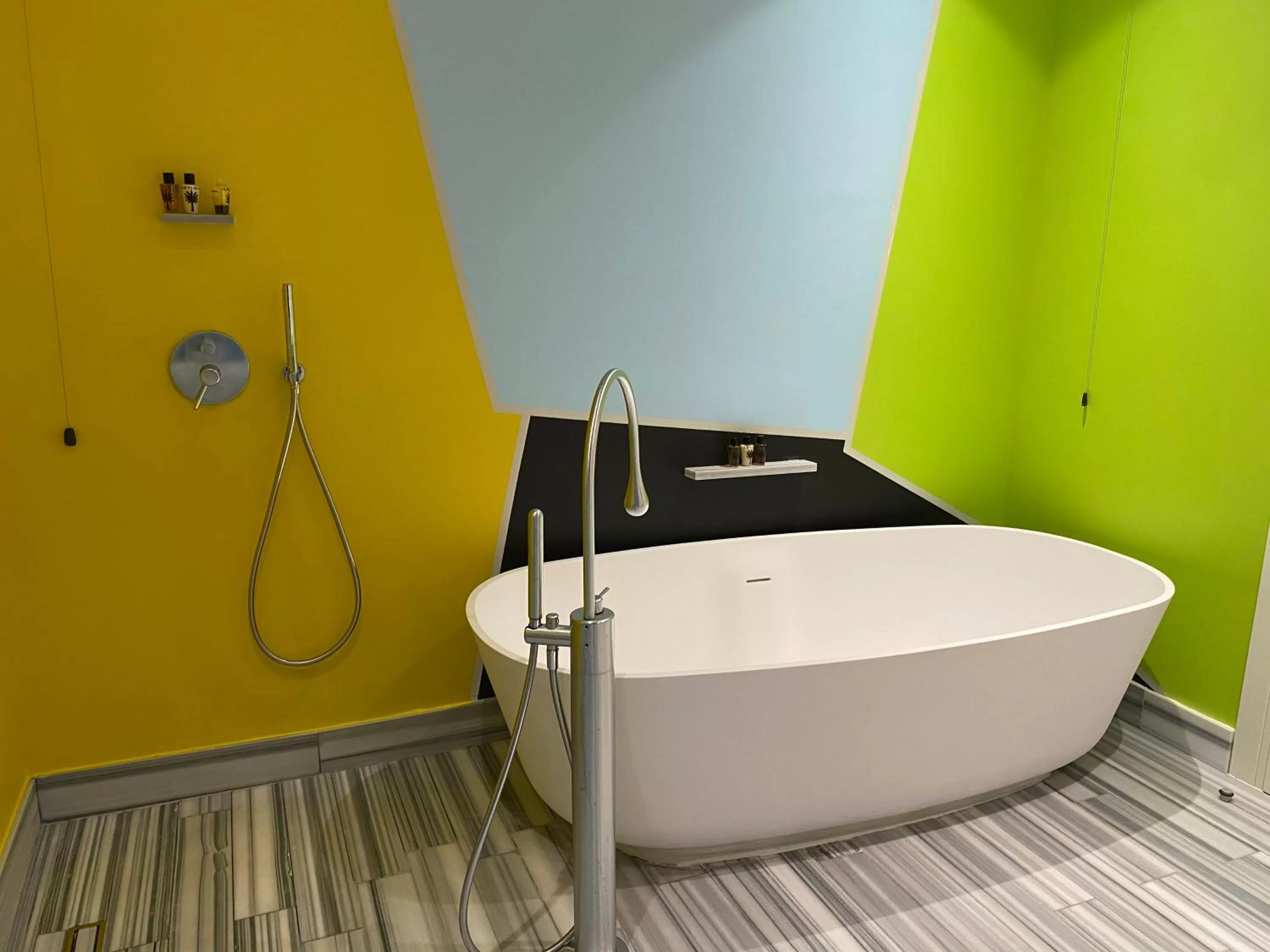 Bathroom in Galleria Vik Milano - Townhouse Galleria - Small Luxury Hotels of the World