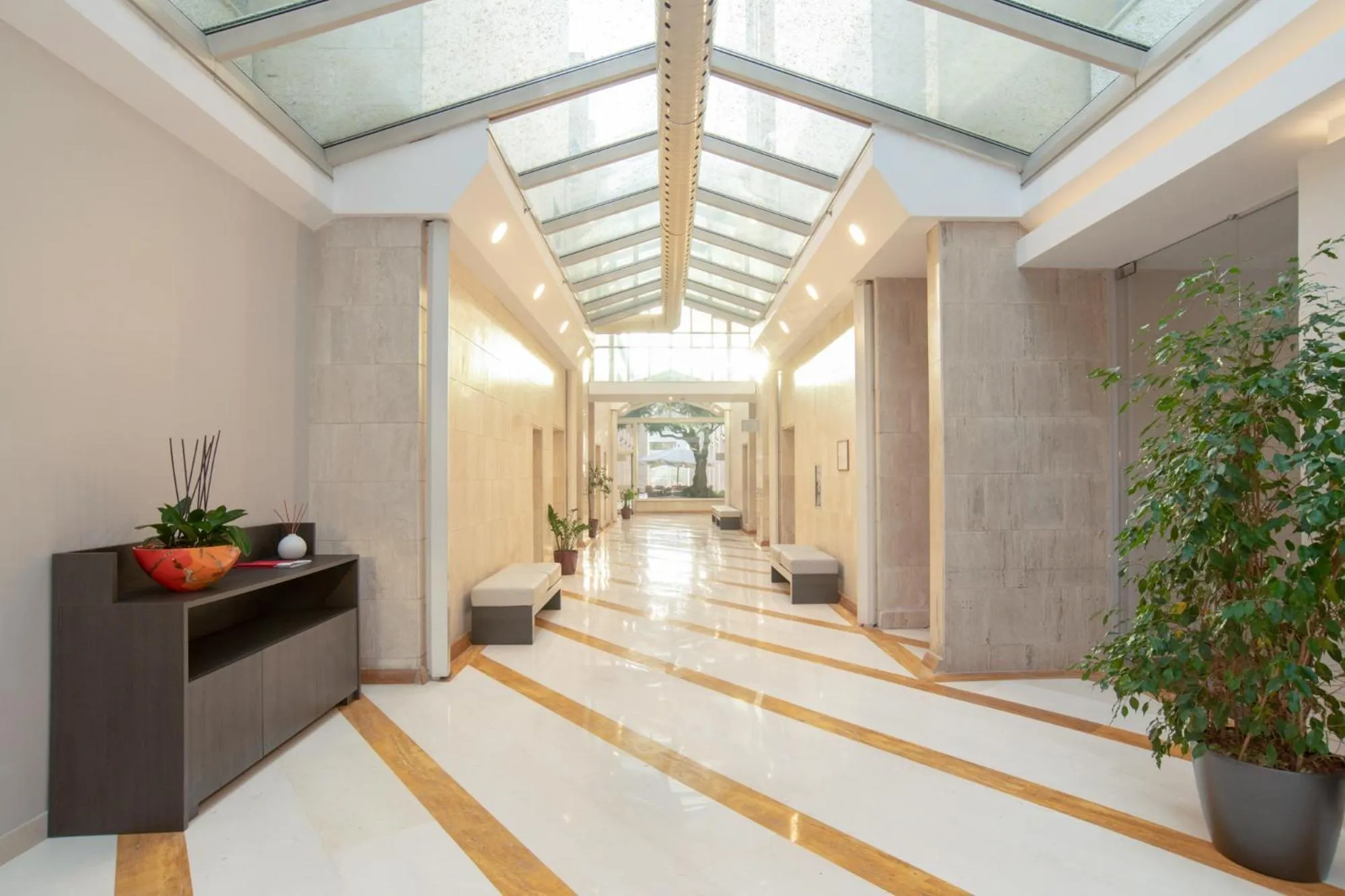 Lobby or reception in Mercure Roma West