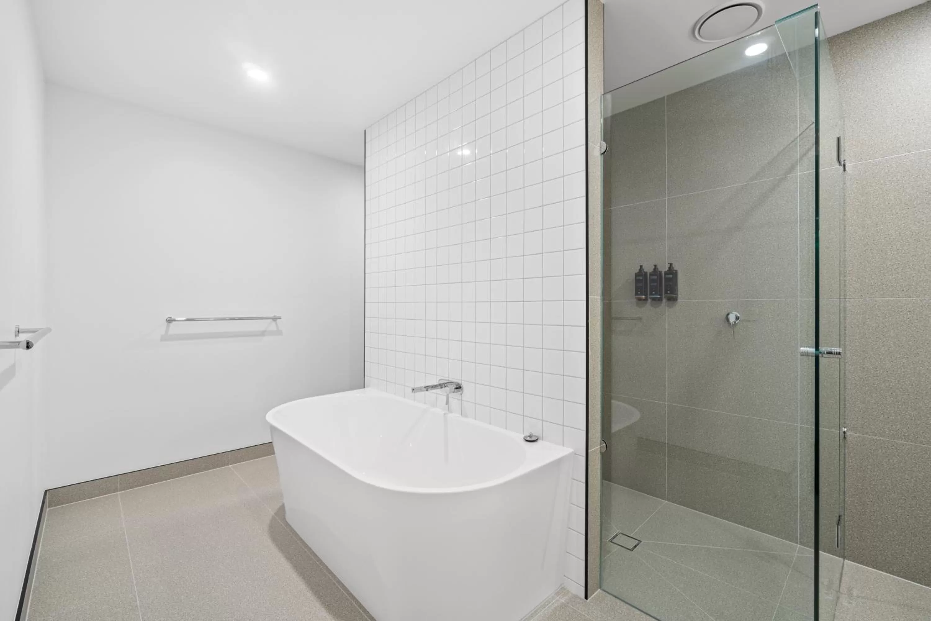 Shower in Mercure Pakenham