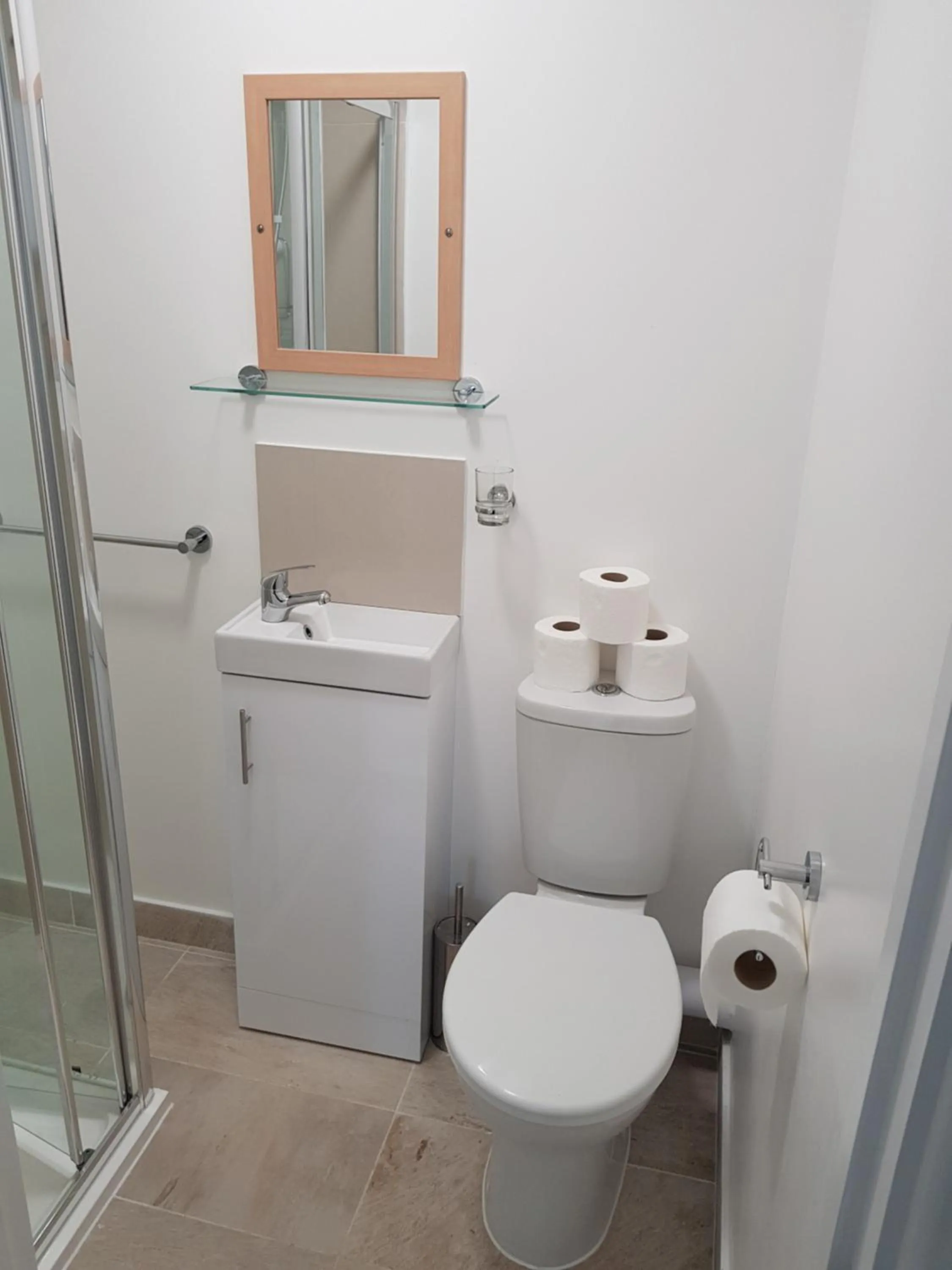 Shower in Kathleen House Plus