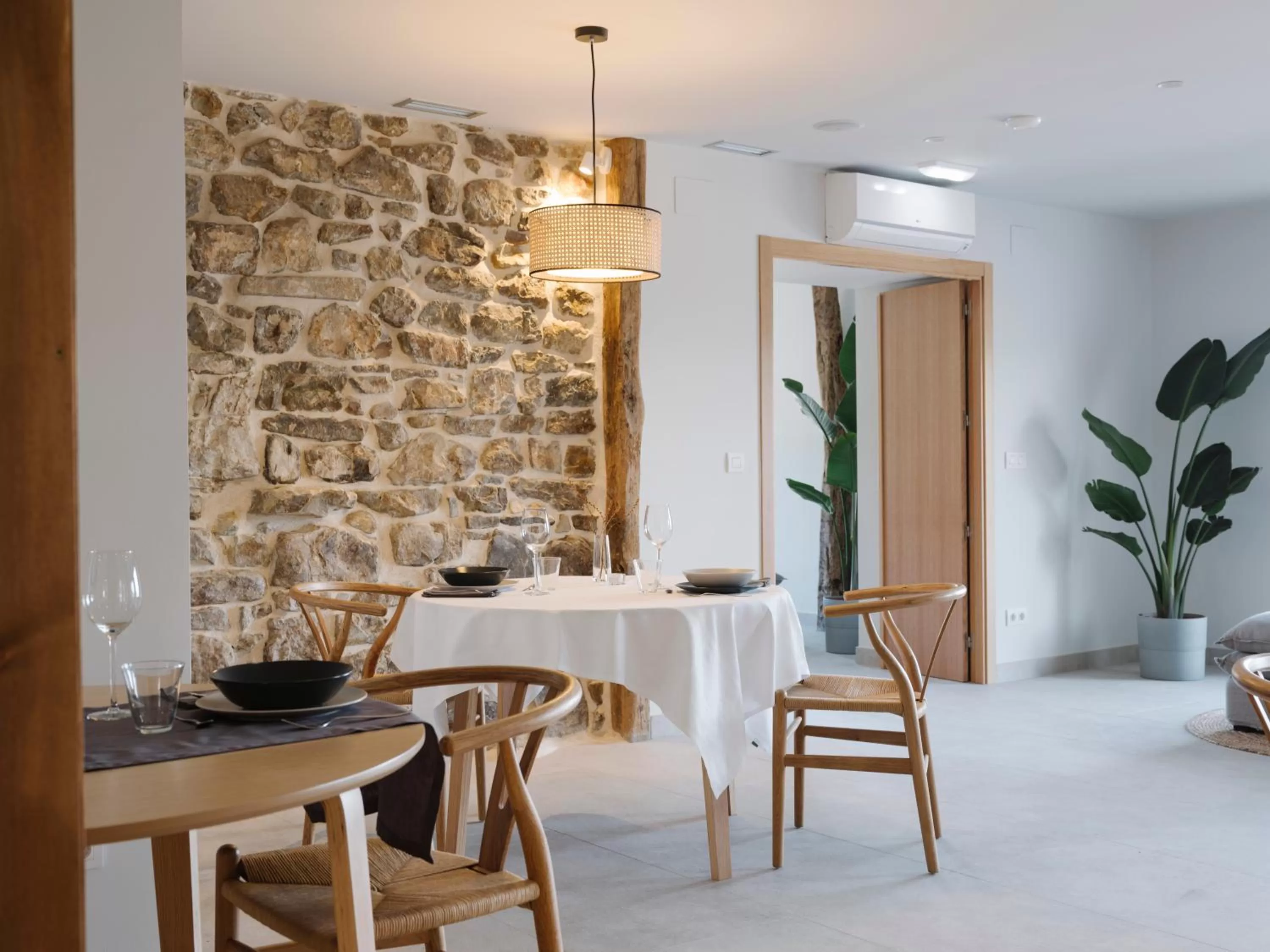 Dining area in Hotel Nafarrola - Gastronomy & Wine