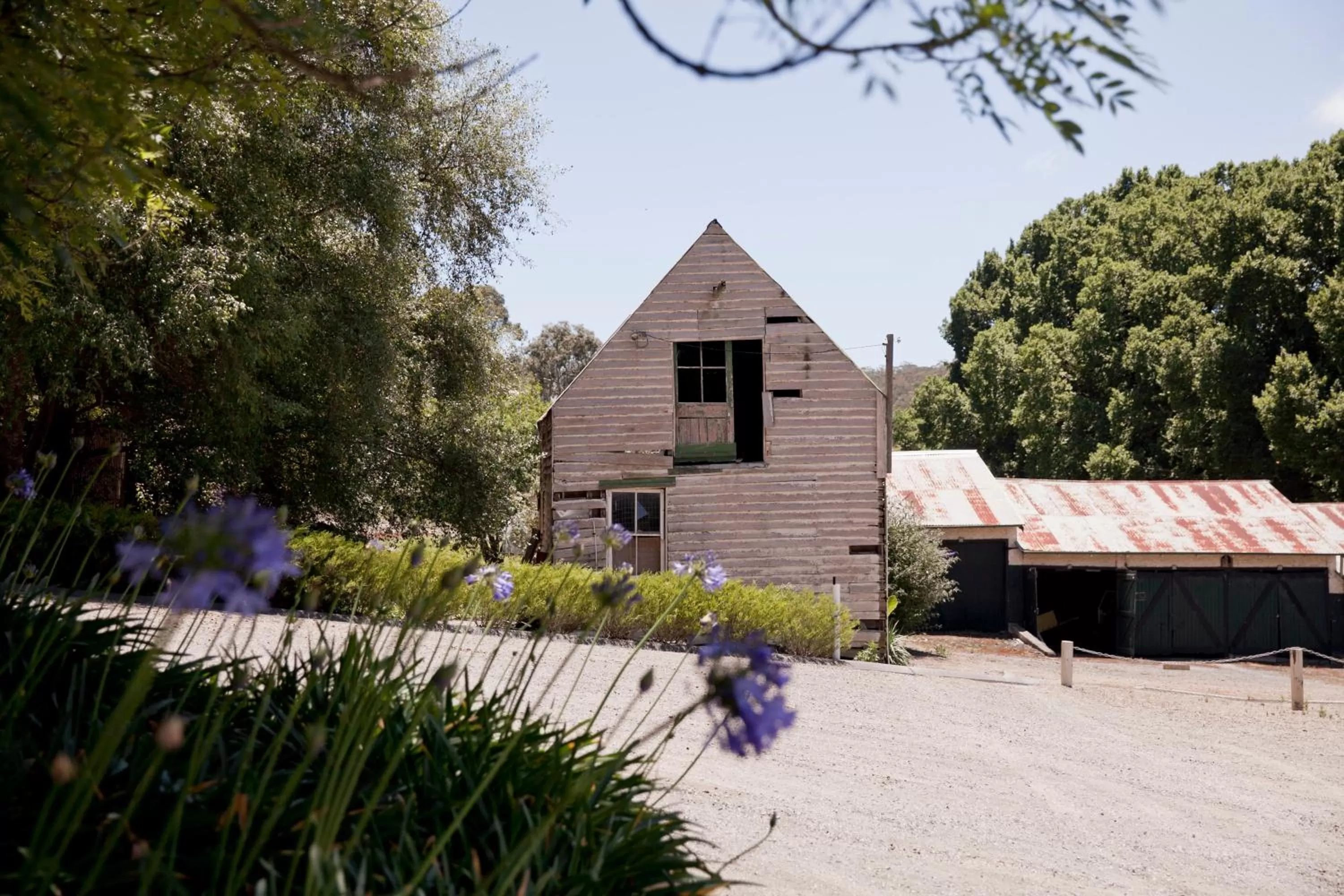 Facade/entrance in Peppers Craigieburn Resort
