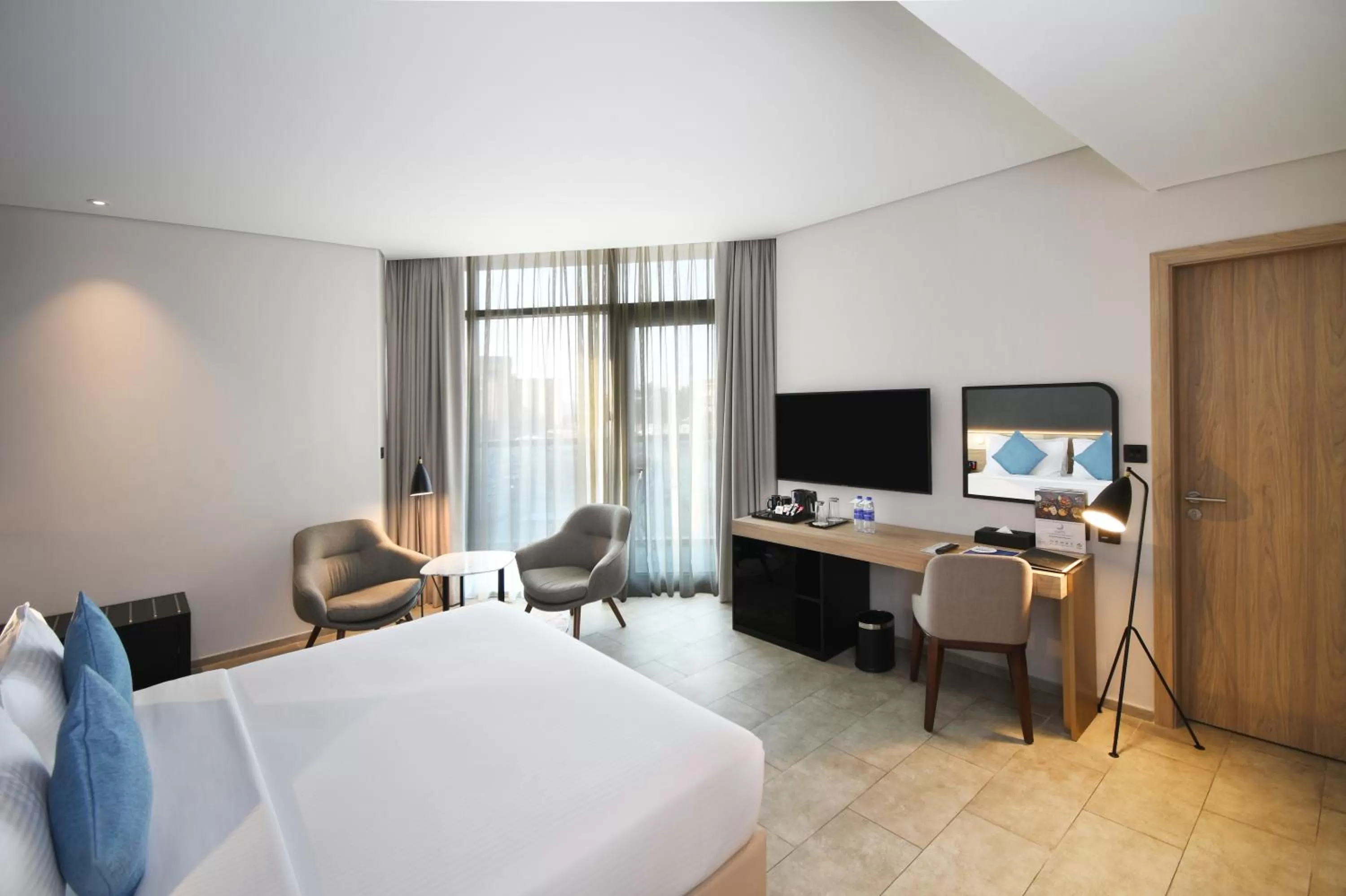 Bedroom, Bed in Beach Walk Hotel Jumeirah