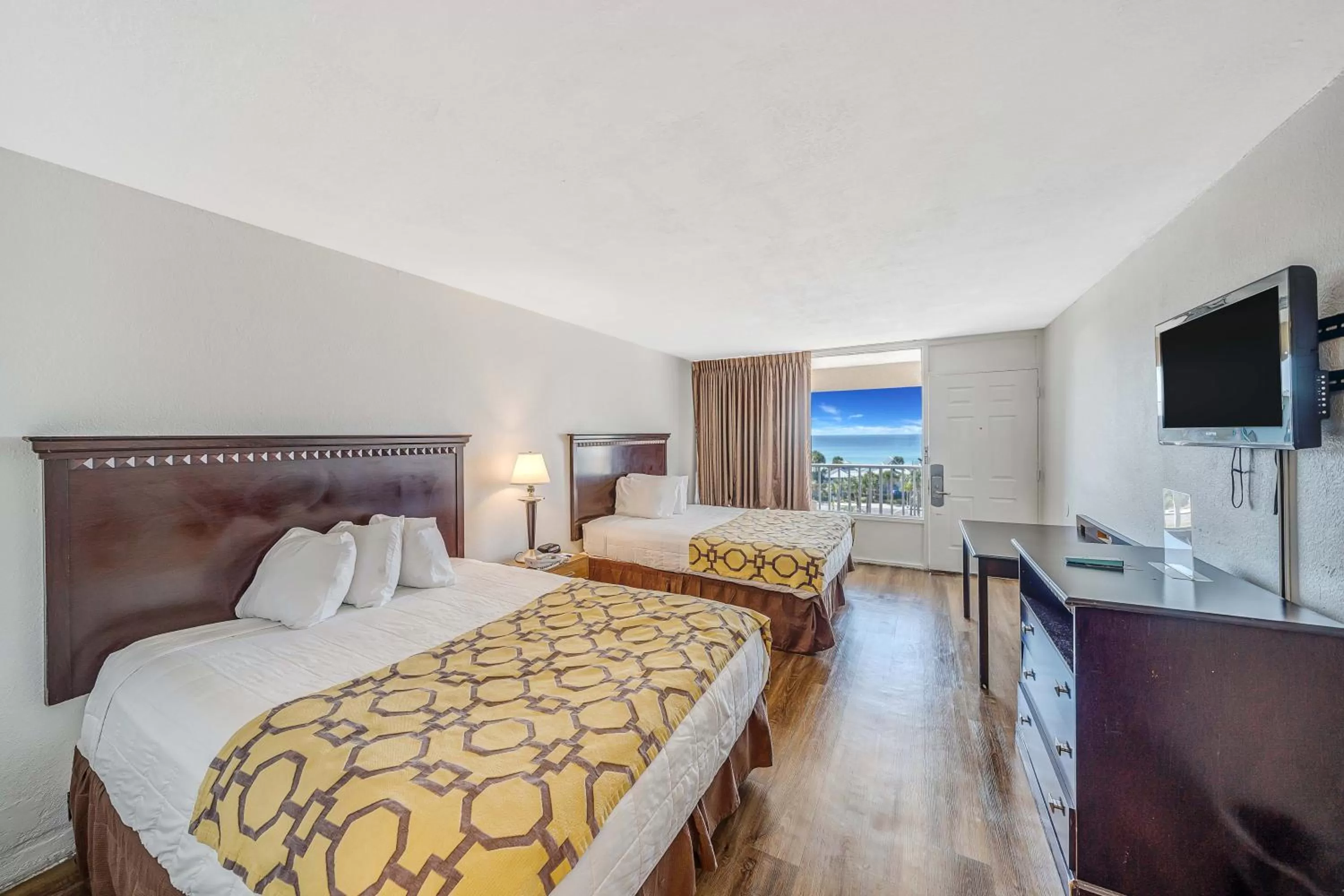 Bedroom in Baymont by Wyndham Panama City Beach