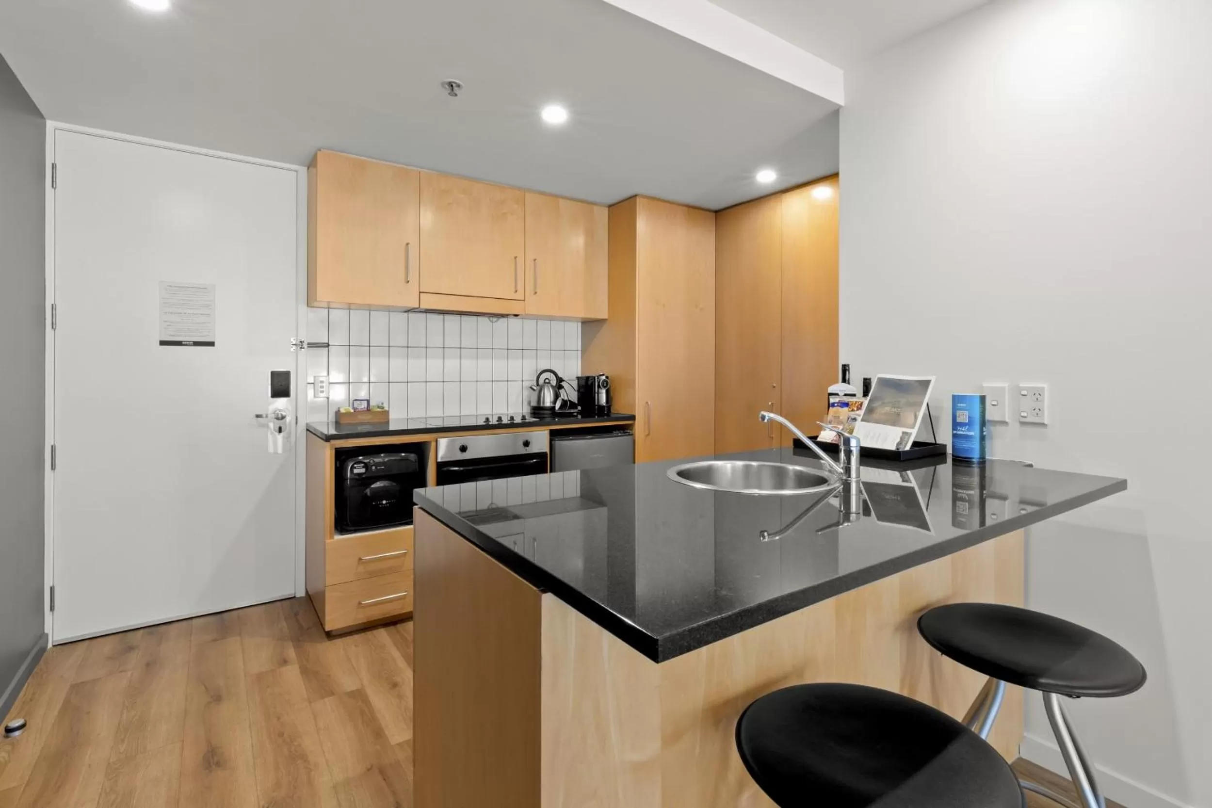 One Bedroom Suite Split King - Non-View in Scenic Suites Queenstown