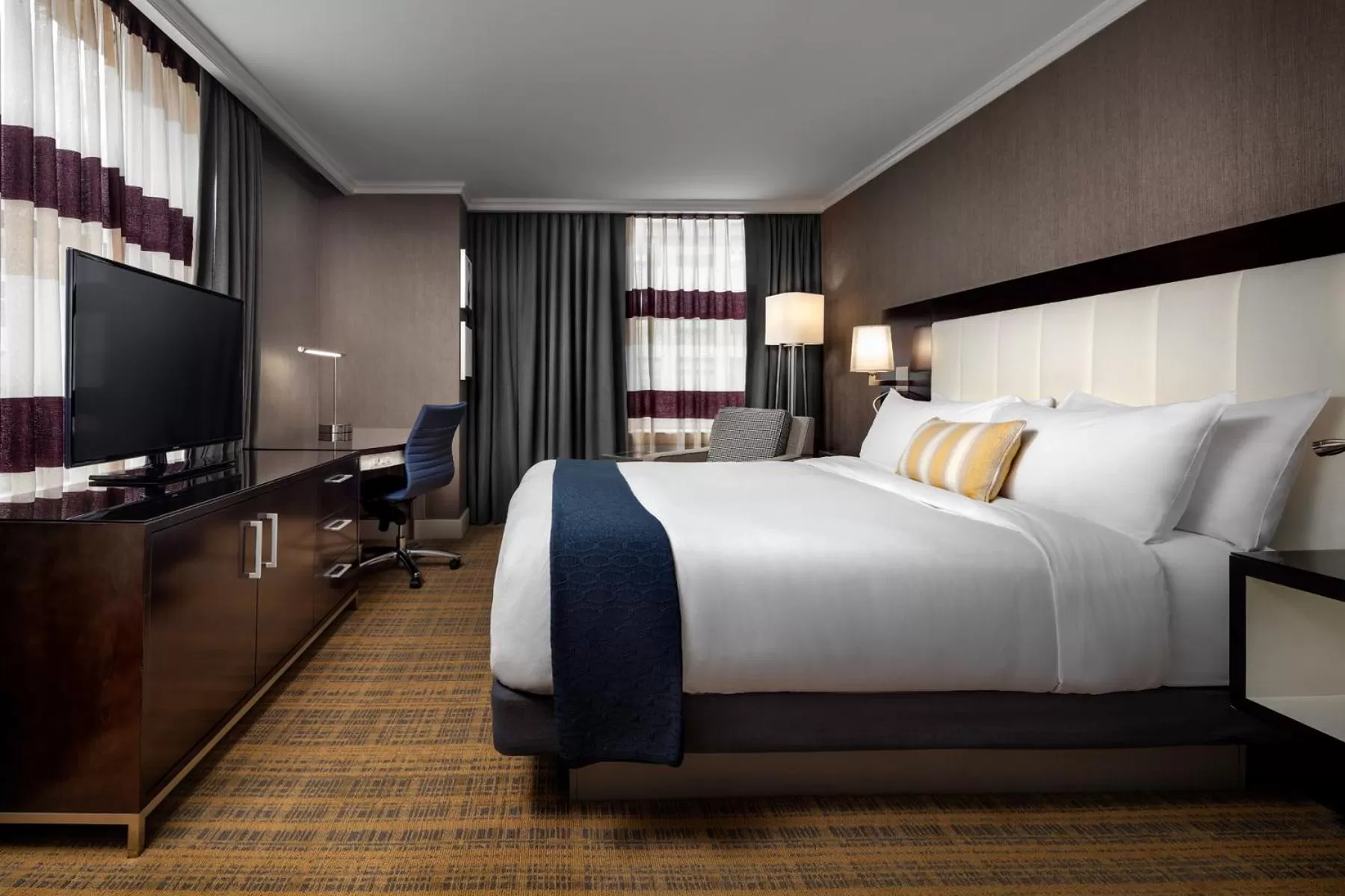 Bed in Hotel AKA Back Bay