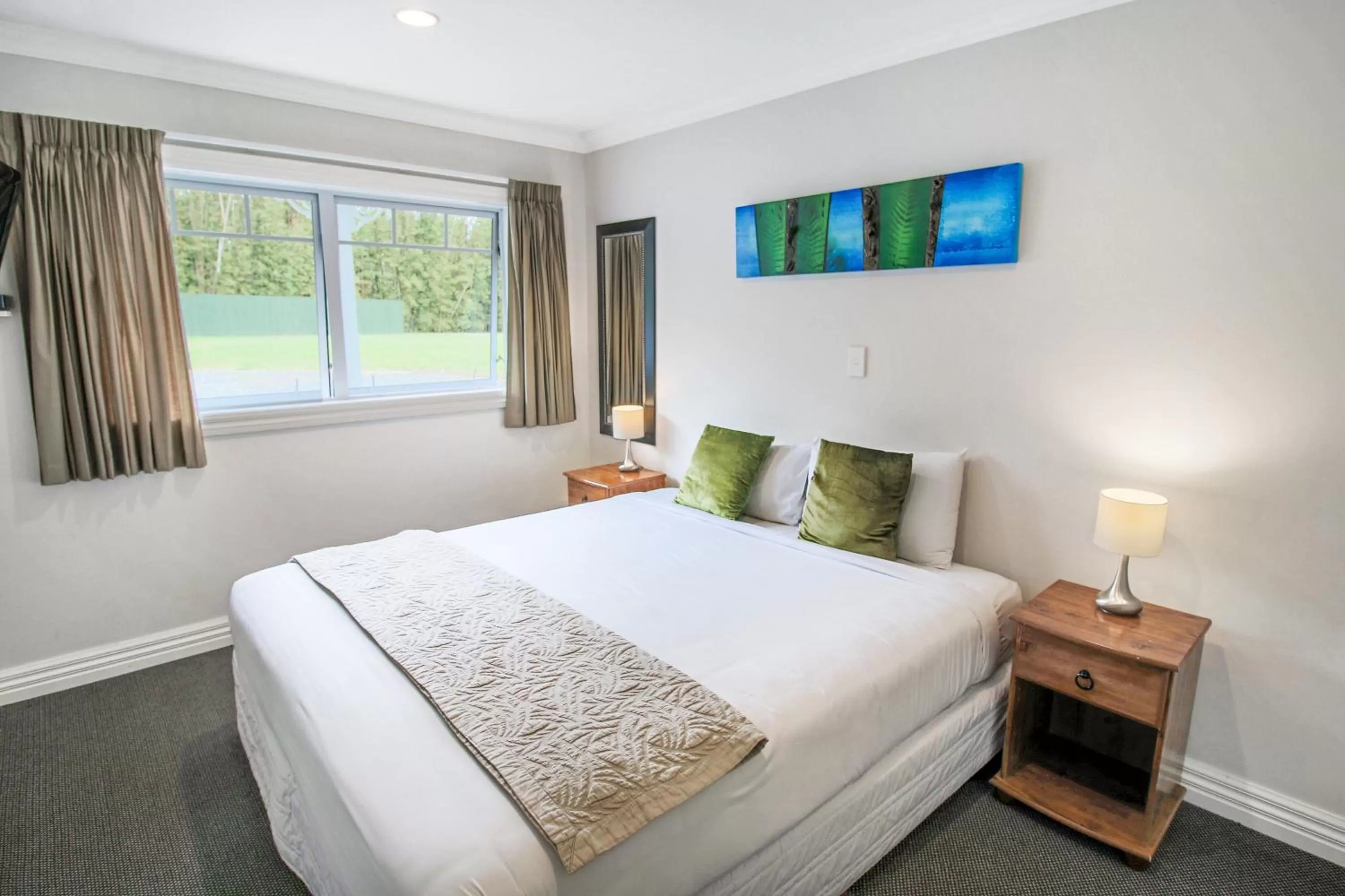 Bed in Kerikeri Park Lodge