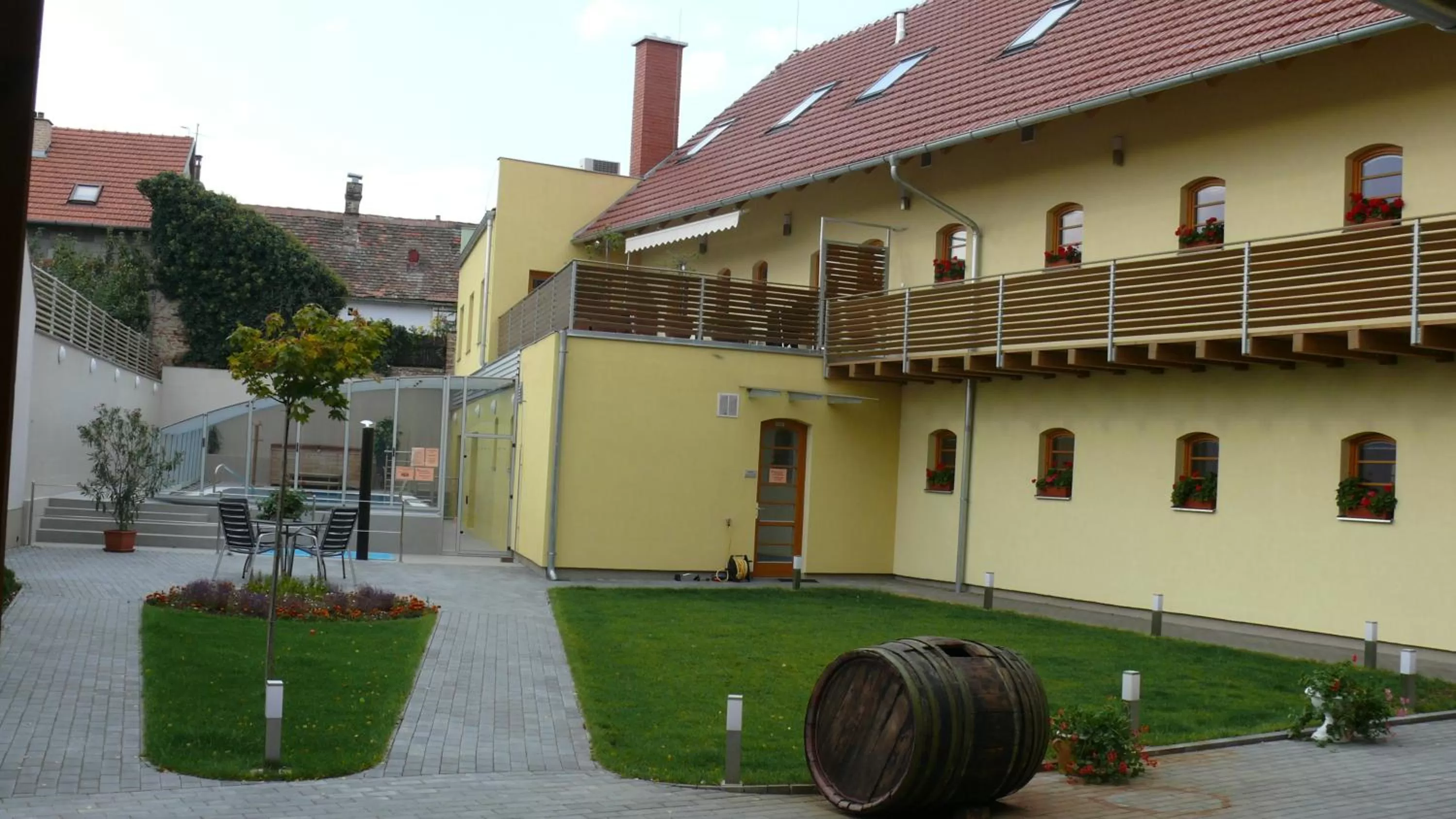 Property Building in Relax Hotel Stork