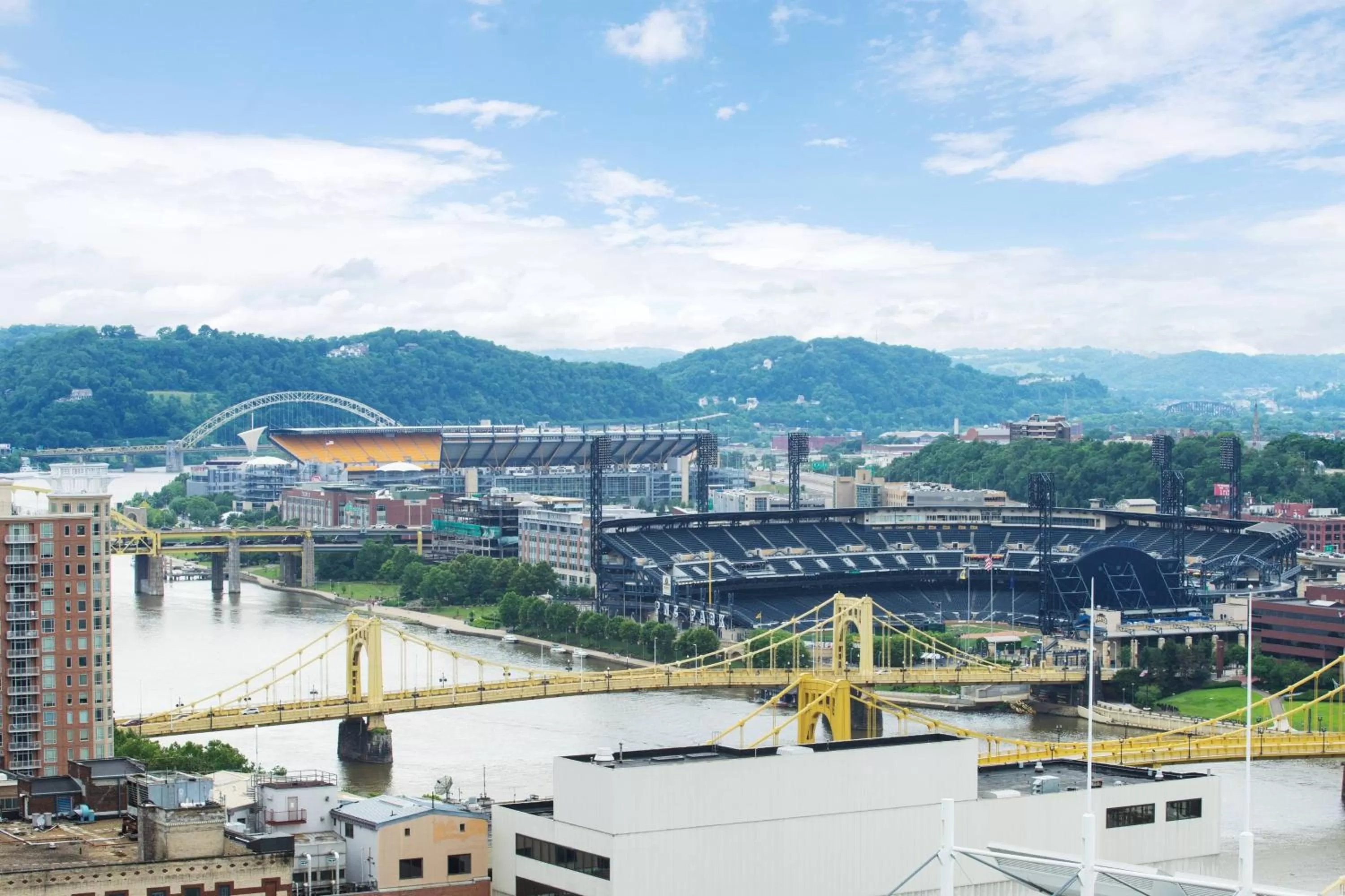 Traditional King Room with Roll-in Shower - Mobility Accessible in The Westin Pittsburgh