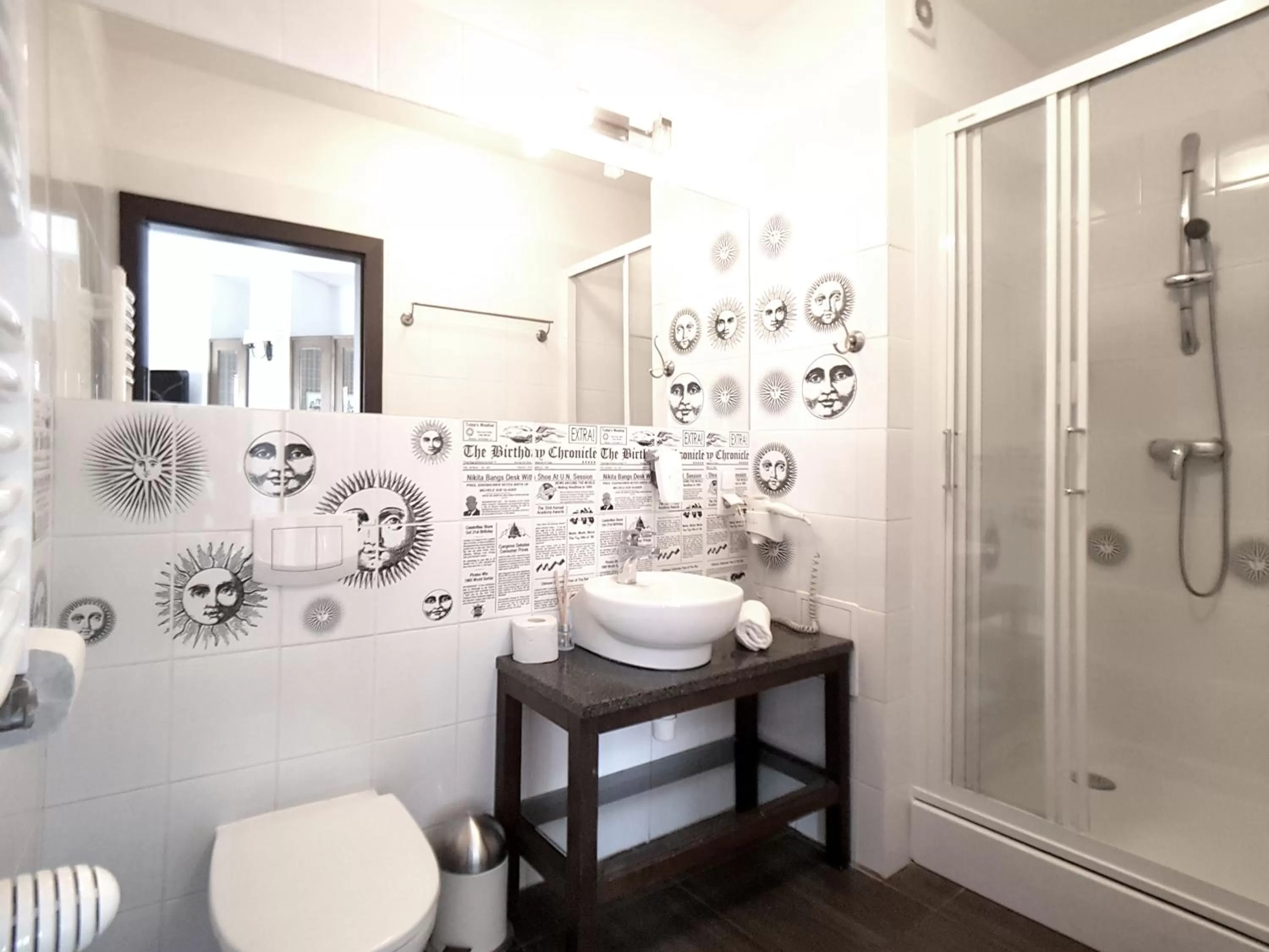 Shower in Hotel Willowa