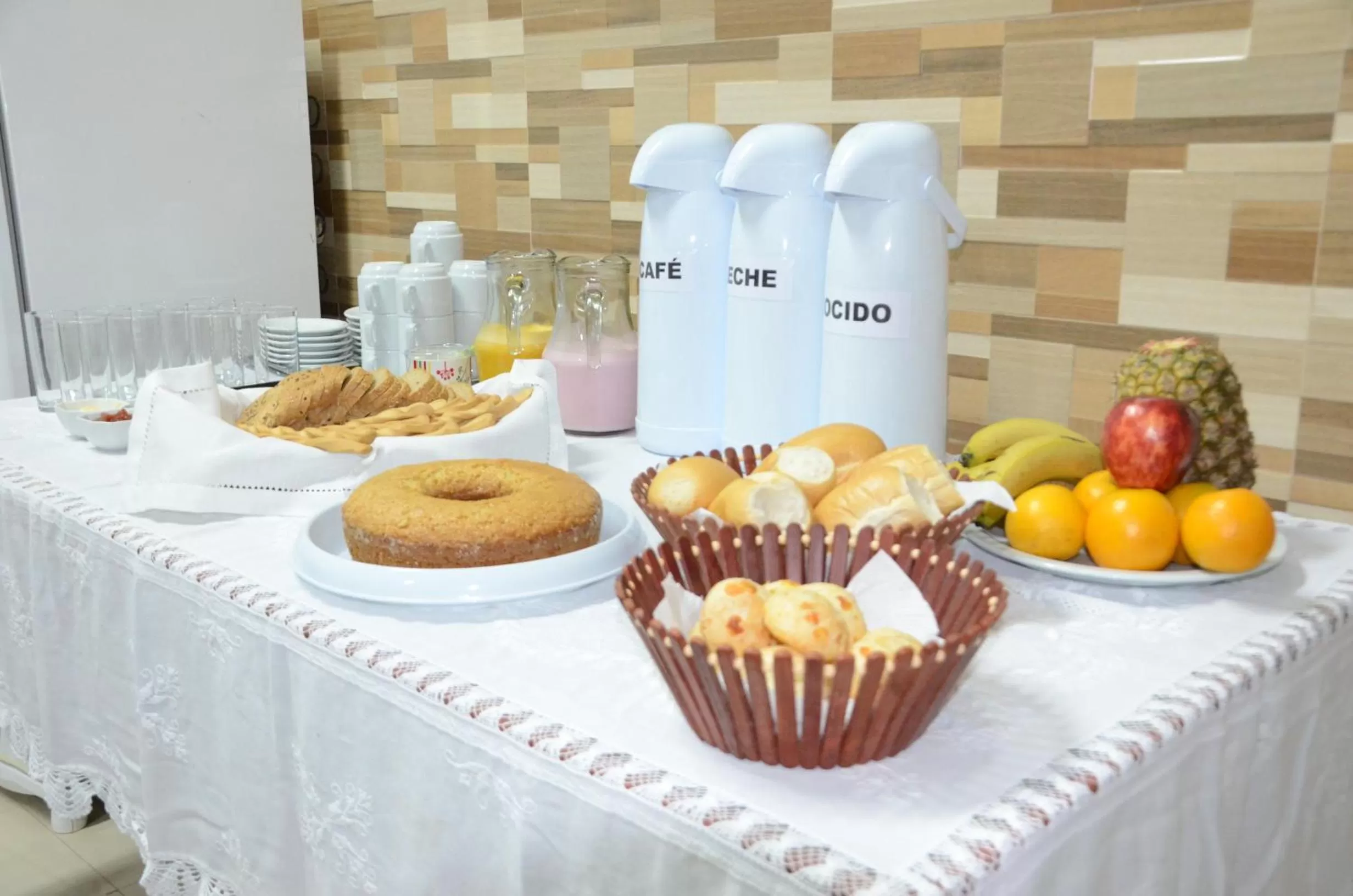 Food and drinks in Hotel Sur Brasil