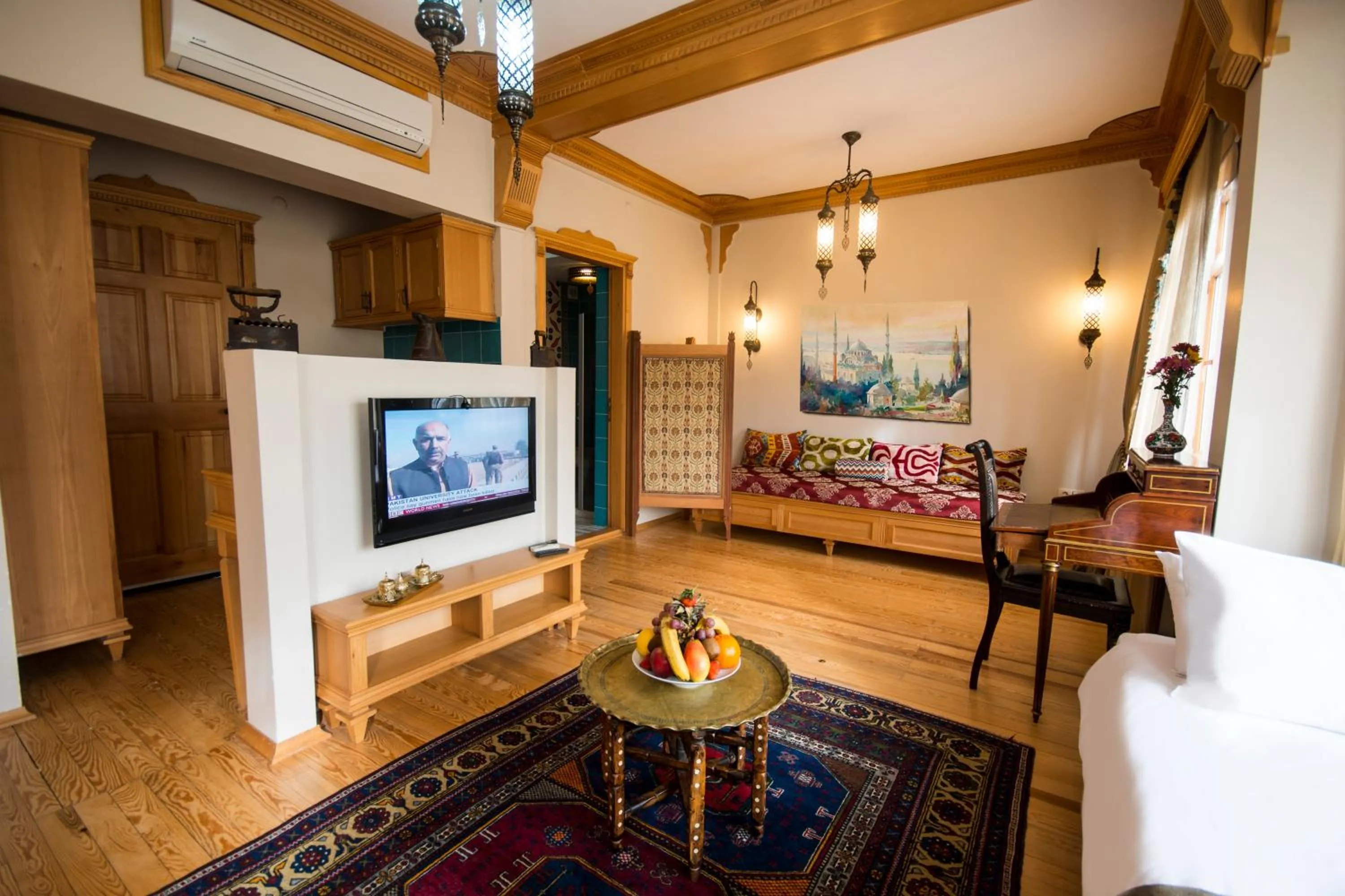 Kitchen or kitchenette in Sultan Corner Hotel