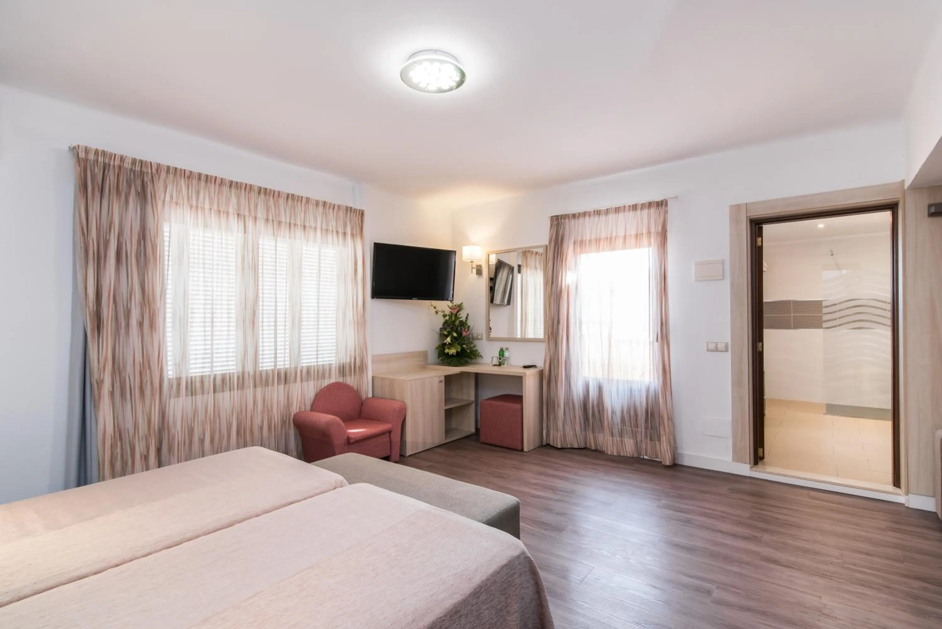 TV and multimedia, Bed in Hotel Baviera