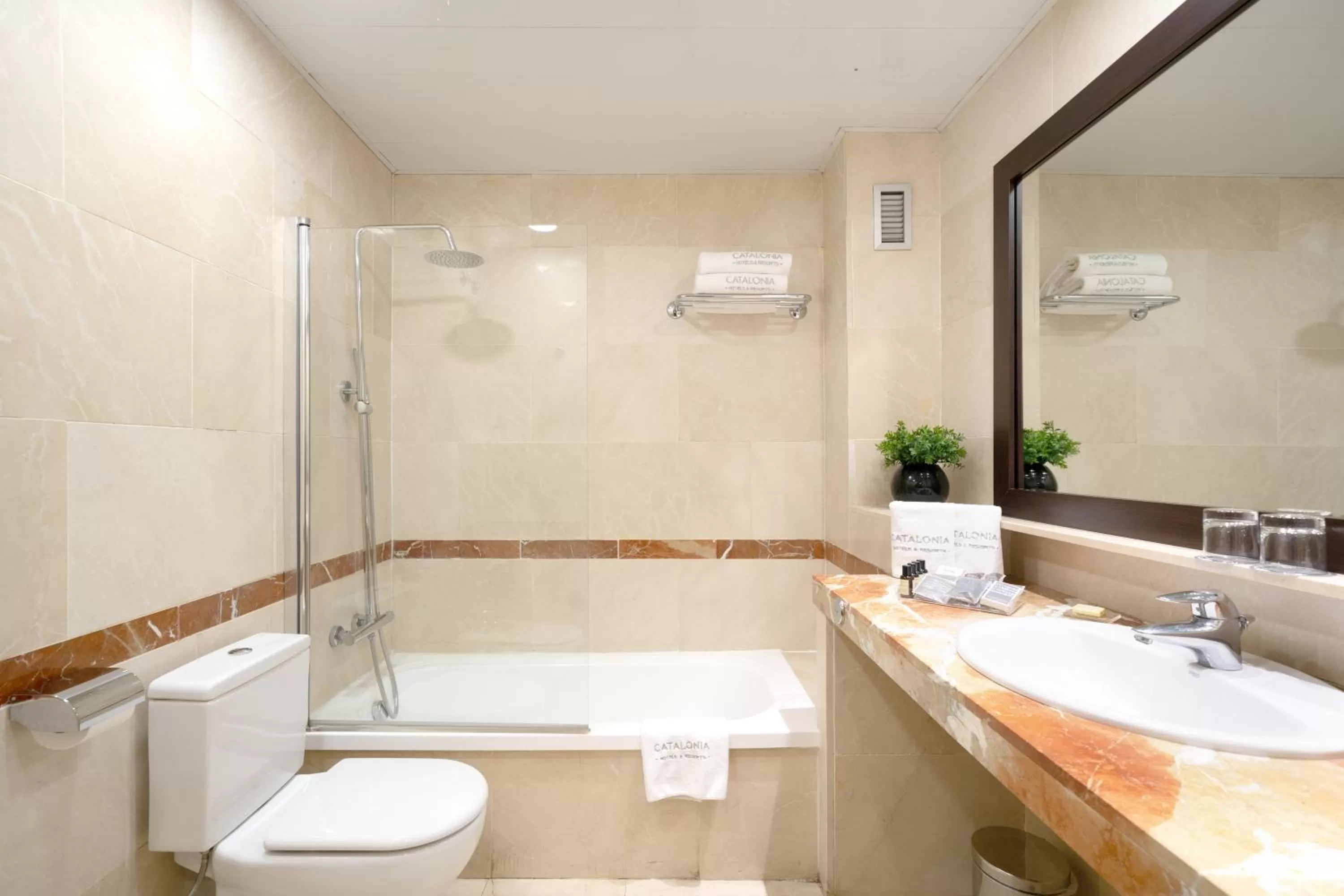 Shower in Catalonia Gracia