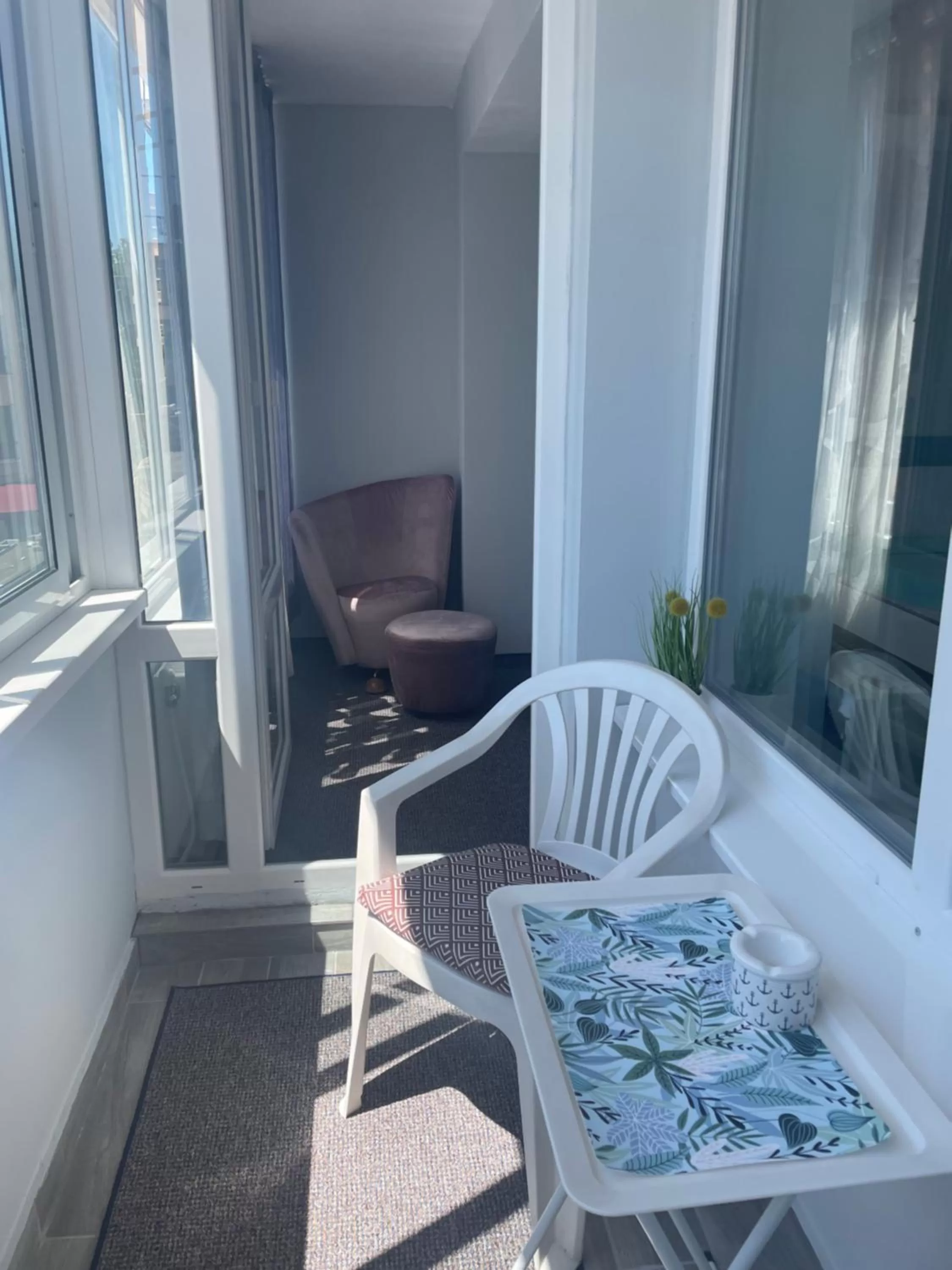 Balcony/Terrace, TV/Entertainment Center in White Rose Family Guest House