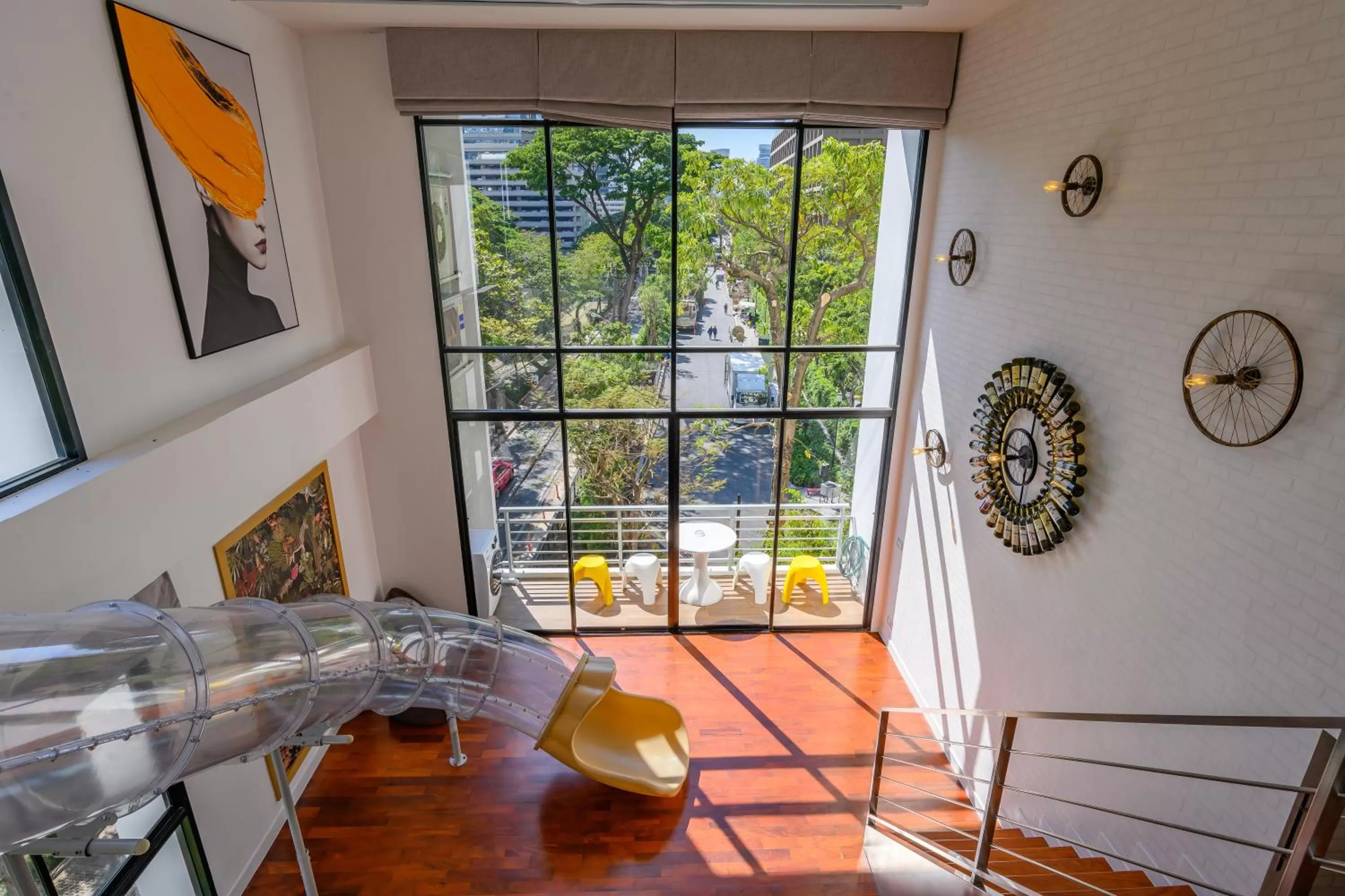 Living room in Benviar Tonson Residence