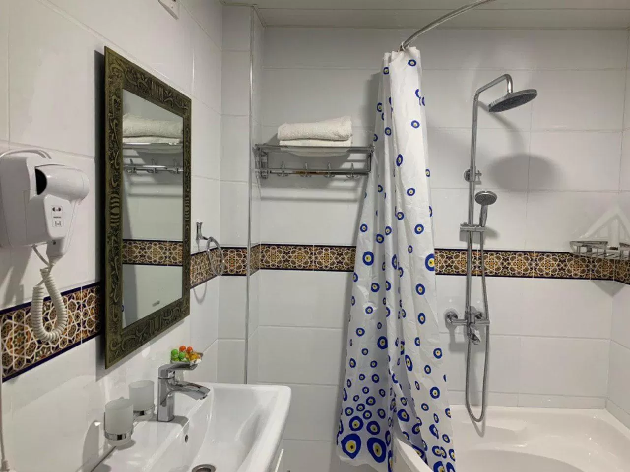Shower, Bathroom in As-Salam Boutique Hotel