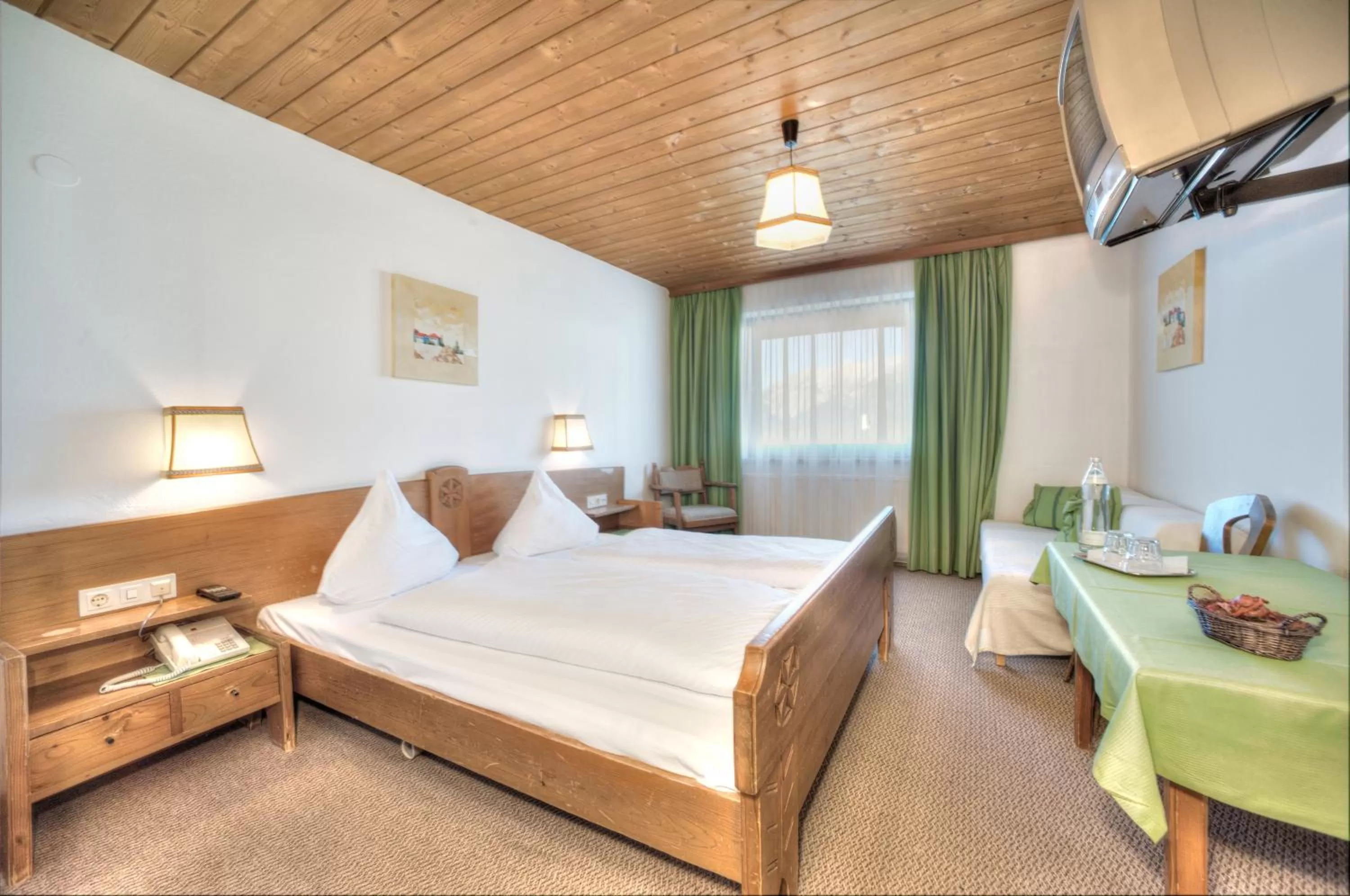 Bed in Bärenwirth - Hotel & Restaurant