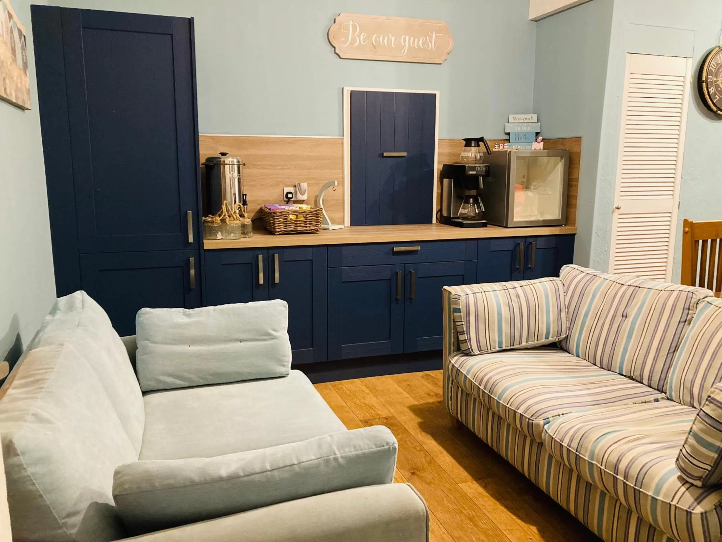 Communal lounge/ TV room in The Wentworth Guest House