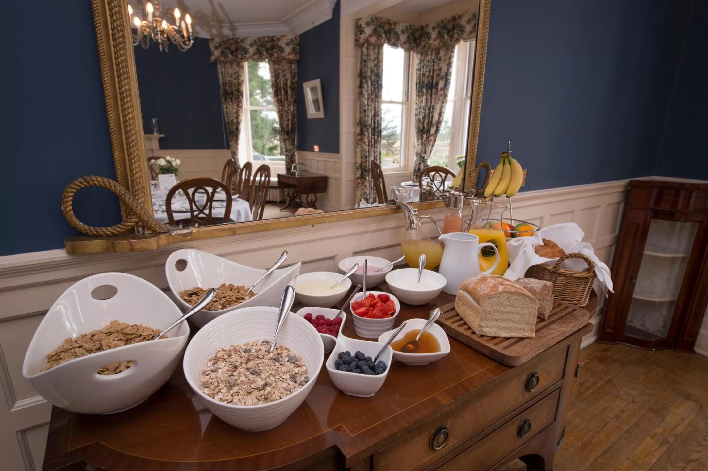 Dining area in Lys-Na-Greyne Country House