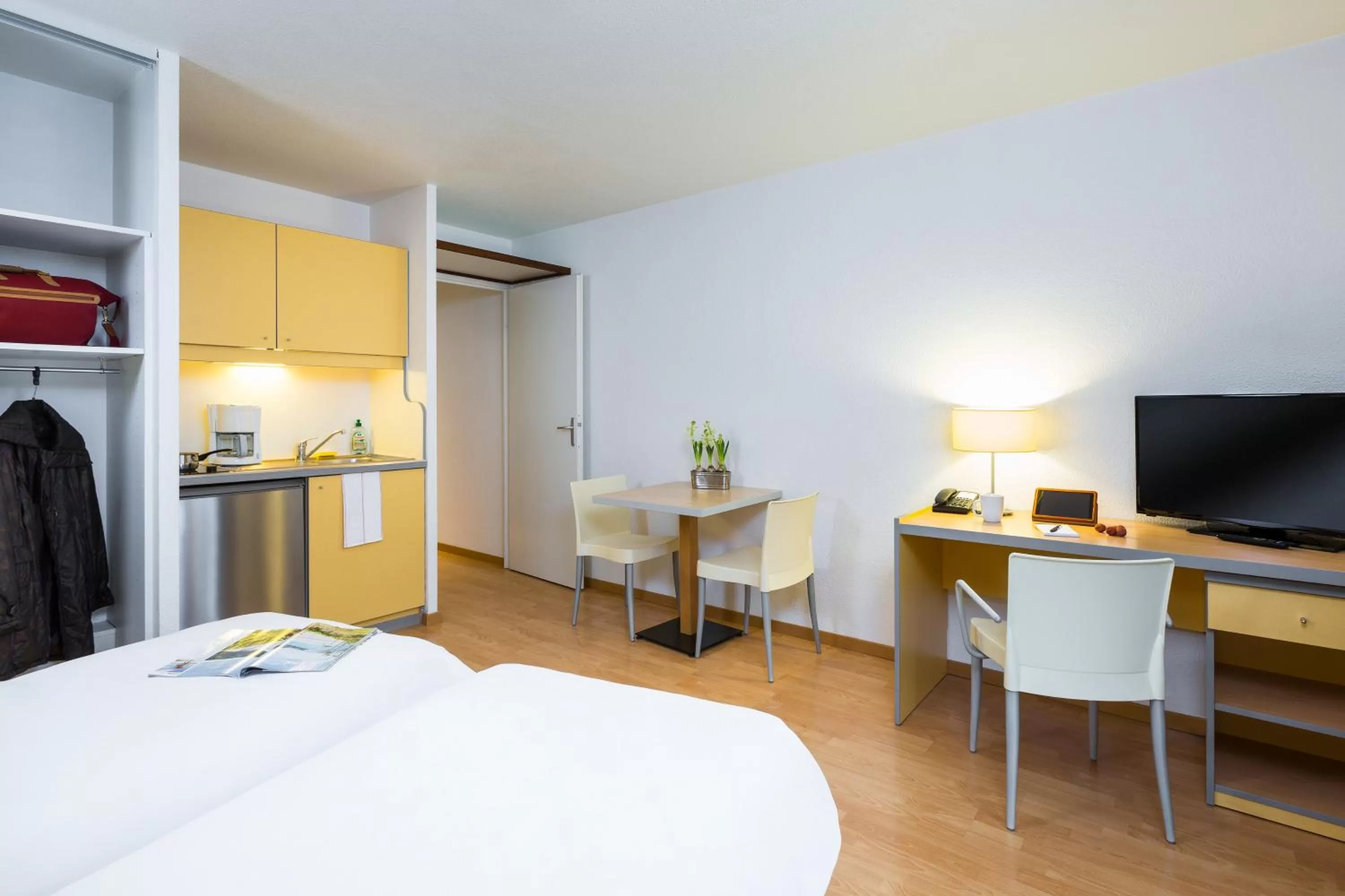 Photo of the whole room, Bed in Aparthotel Adagio Access Rennes Centre