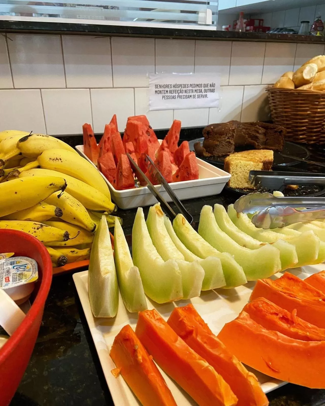 Breakfast in Hotel Neon - próximo a 25 de março, Bom Retiro e Brás, á 2min do mirante Sampa SKY e pista de skate Anhangabaú