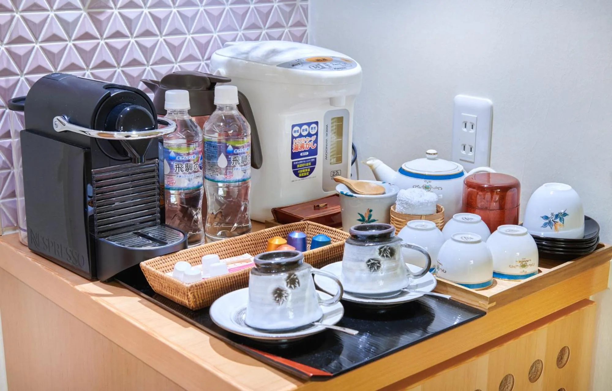 Coffee/tea facilities in Honjin Hiranoya Kachoan