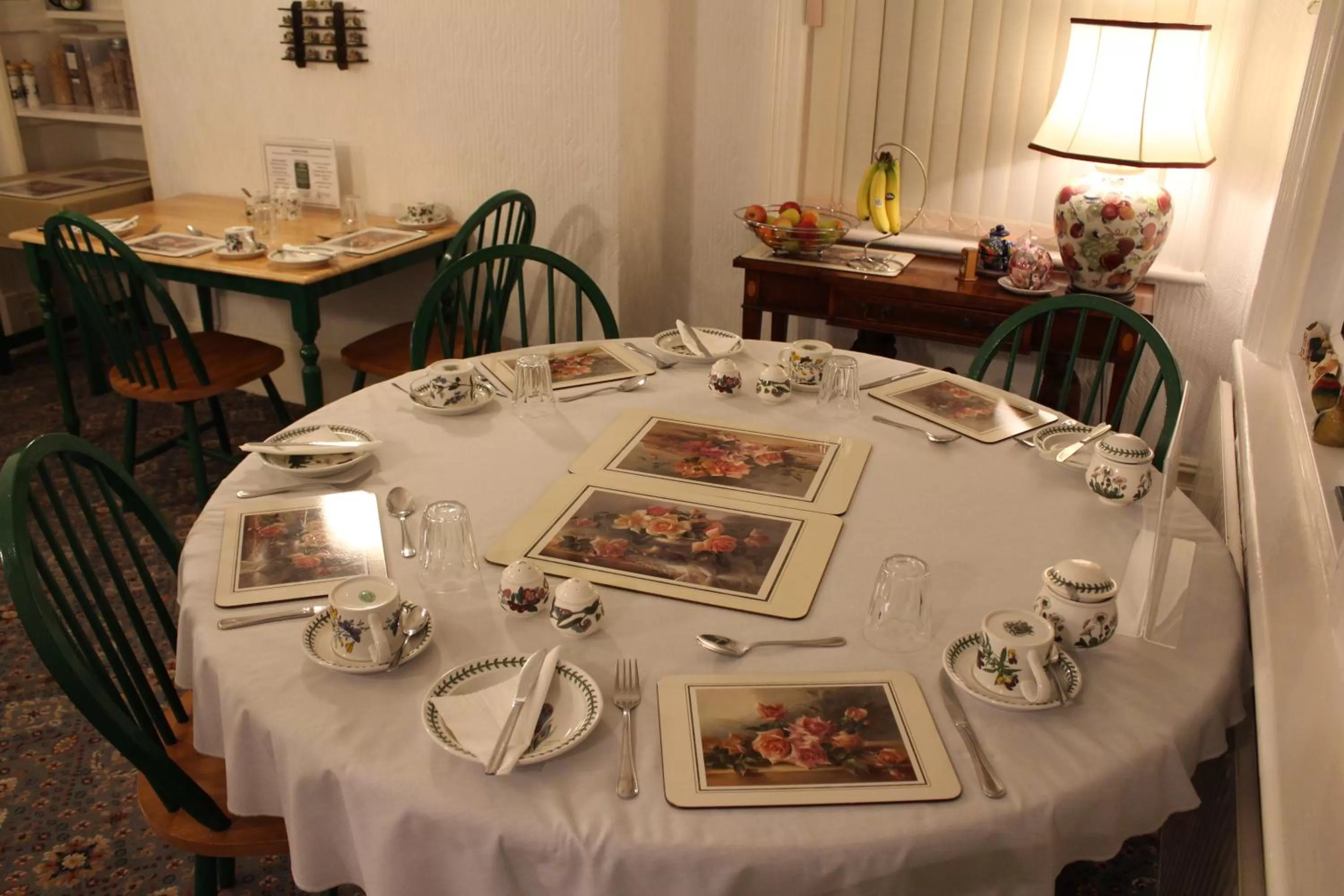 Dining area in The Gaydon