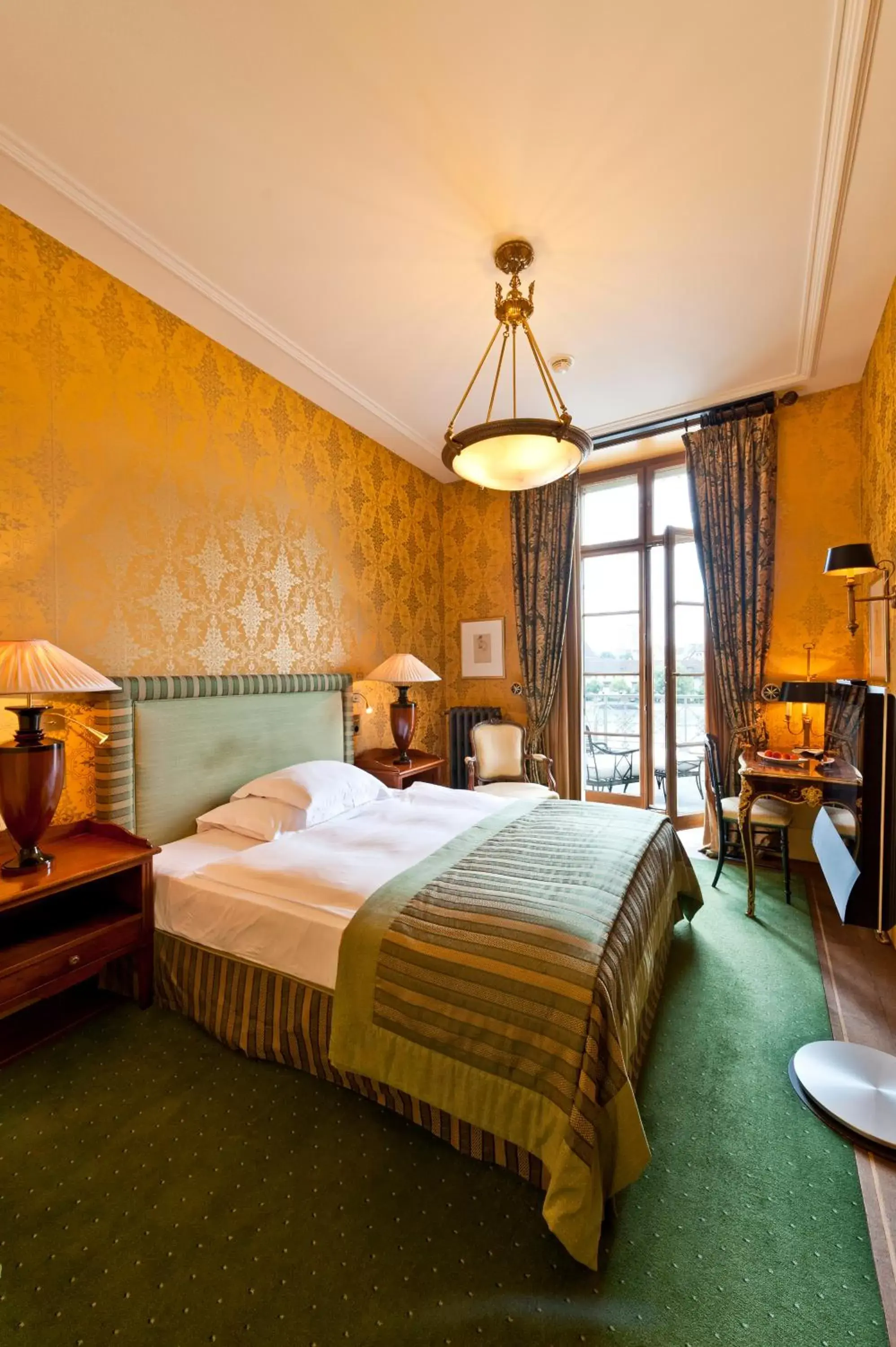 River Queen Room in Grand Hotel LES TROIS ROIS River Queen Room in Grand Hotel LES TROIS ROIS