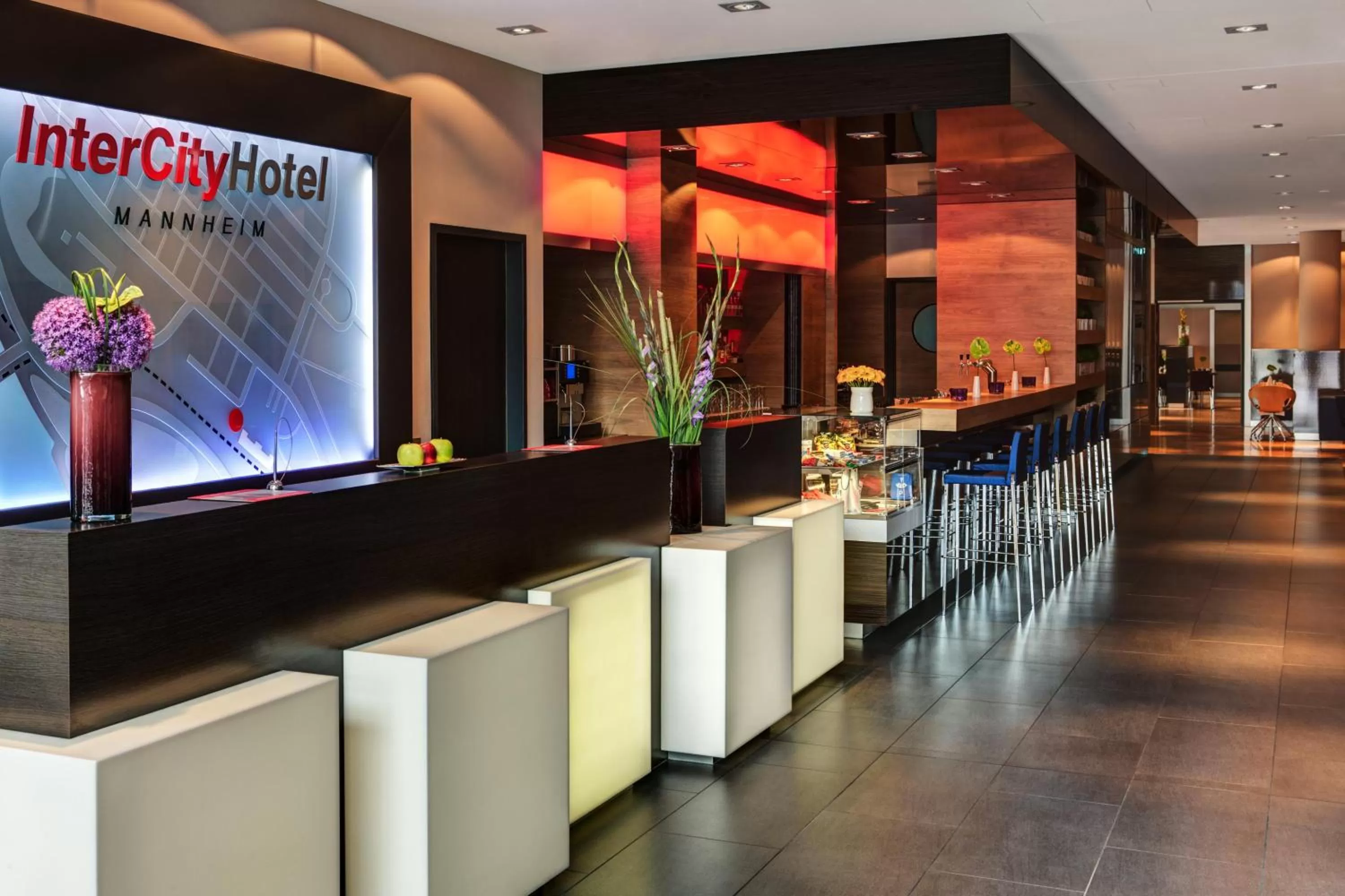 Lobby or reception in IntercityHotel Mannheim