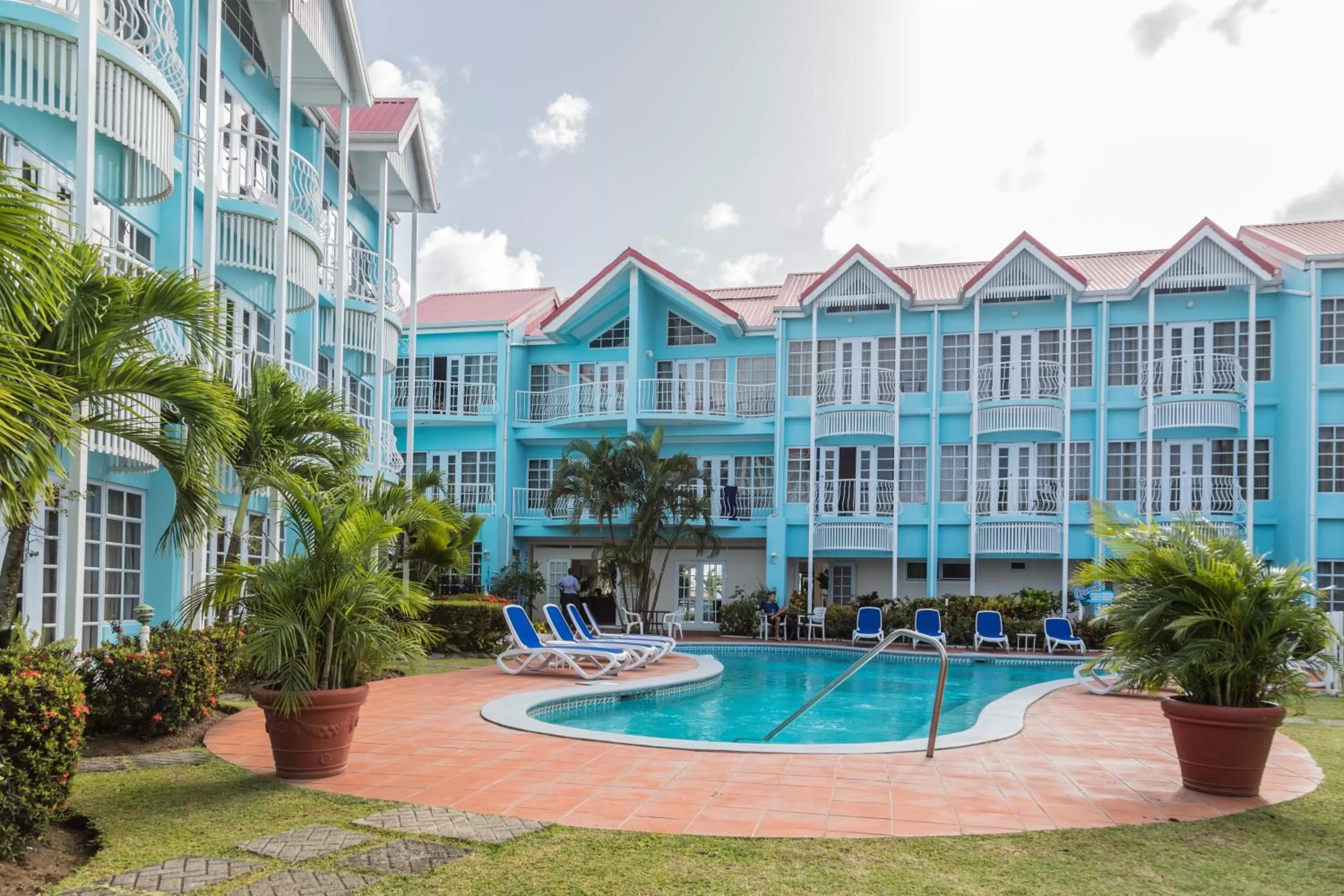 Property building in Bay Gardens Marina Haven