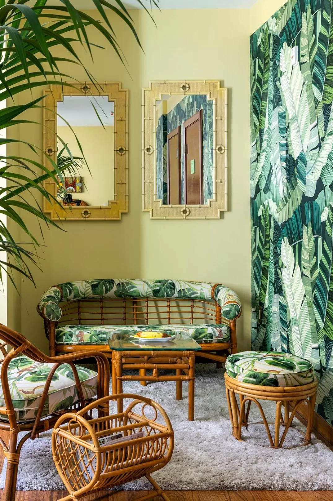 Seating area in Pelican Hotel